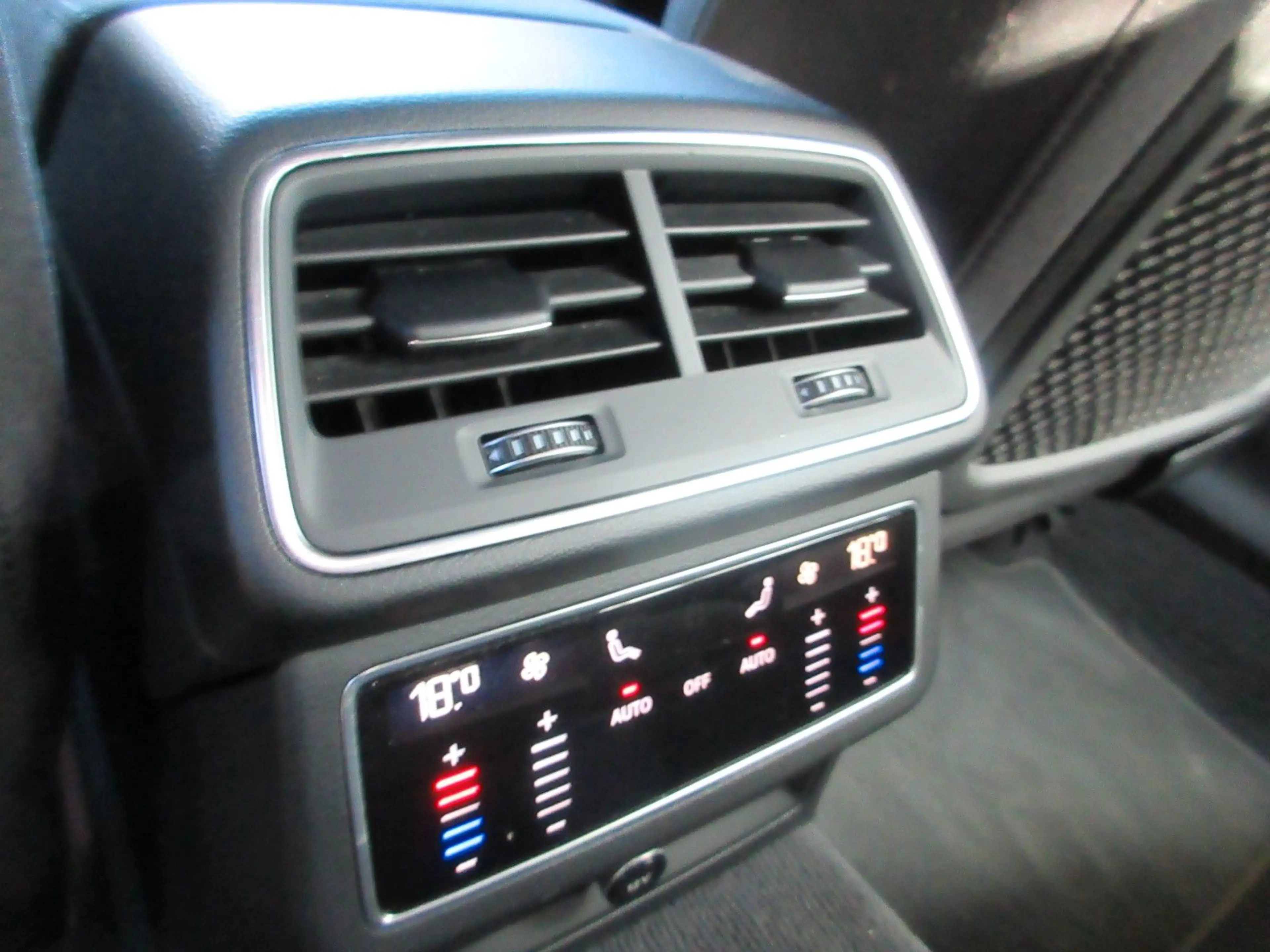 Audi A6 Avant 40 TDI quattro/Business-Paket/AHK/Spurw — photo 14