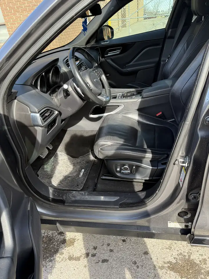 Jaguar F-Pace снимка Jaguar F-Pace