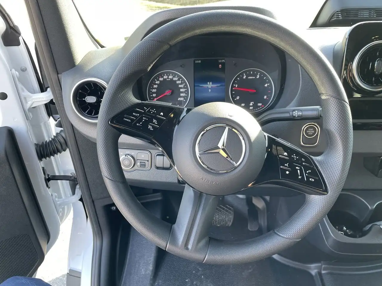Mercedes-Benz Sprinter снимка Mercedes-Benz Sprinter
