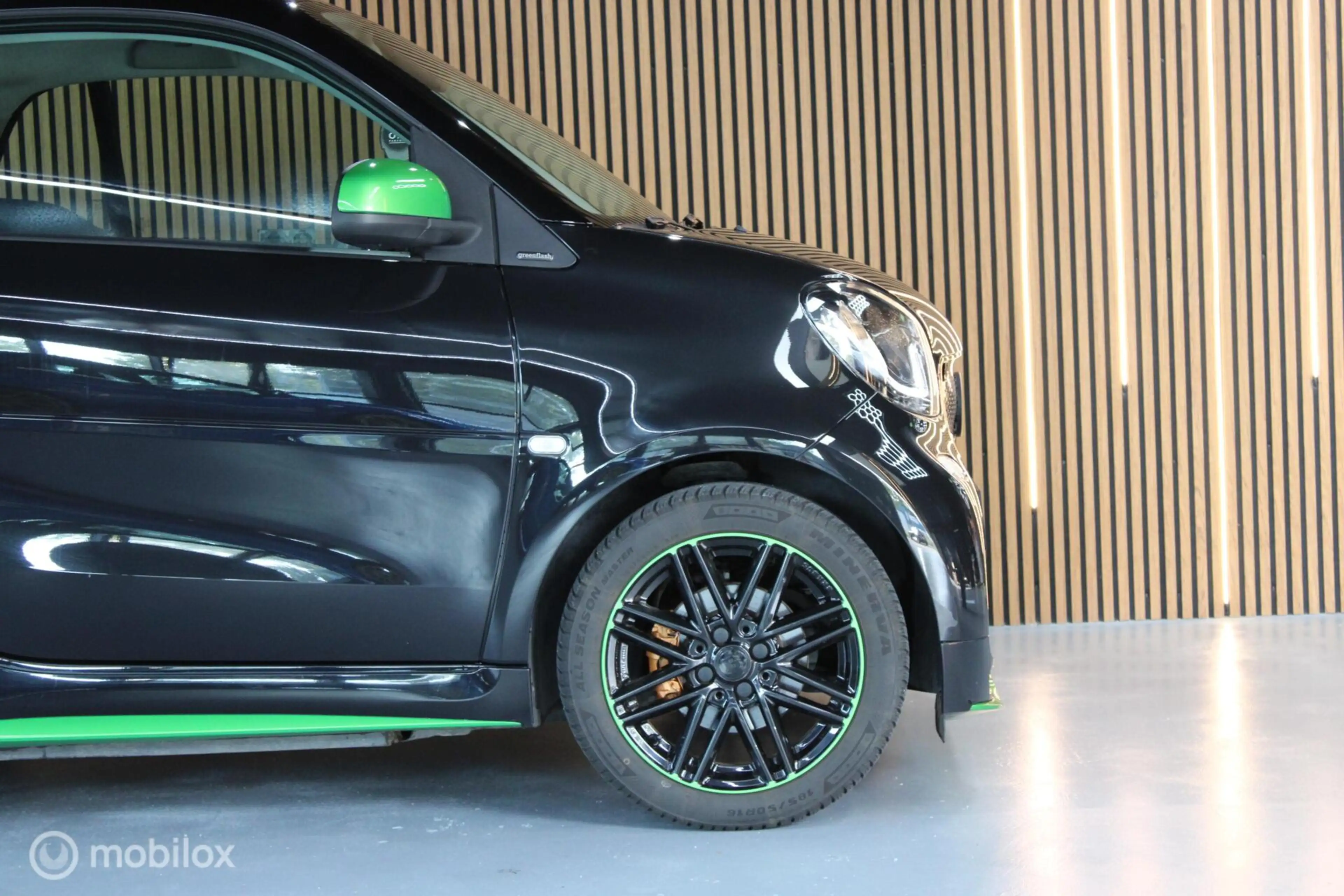 smart forTwo Electric Drive Prime Brabus Apk 04-27 — photo 13