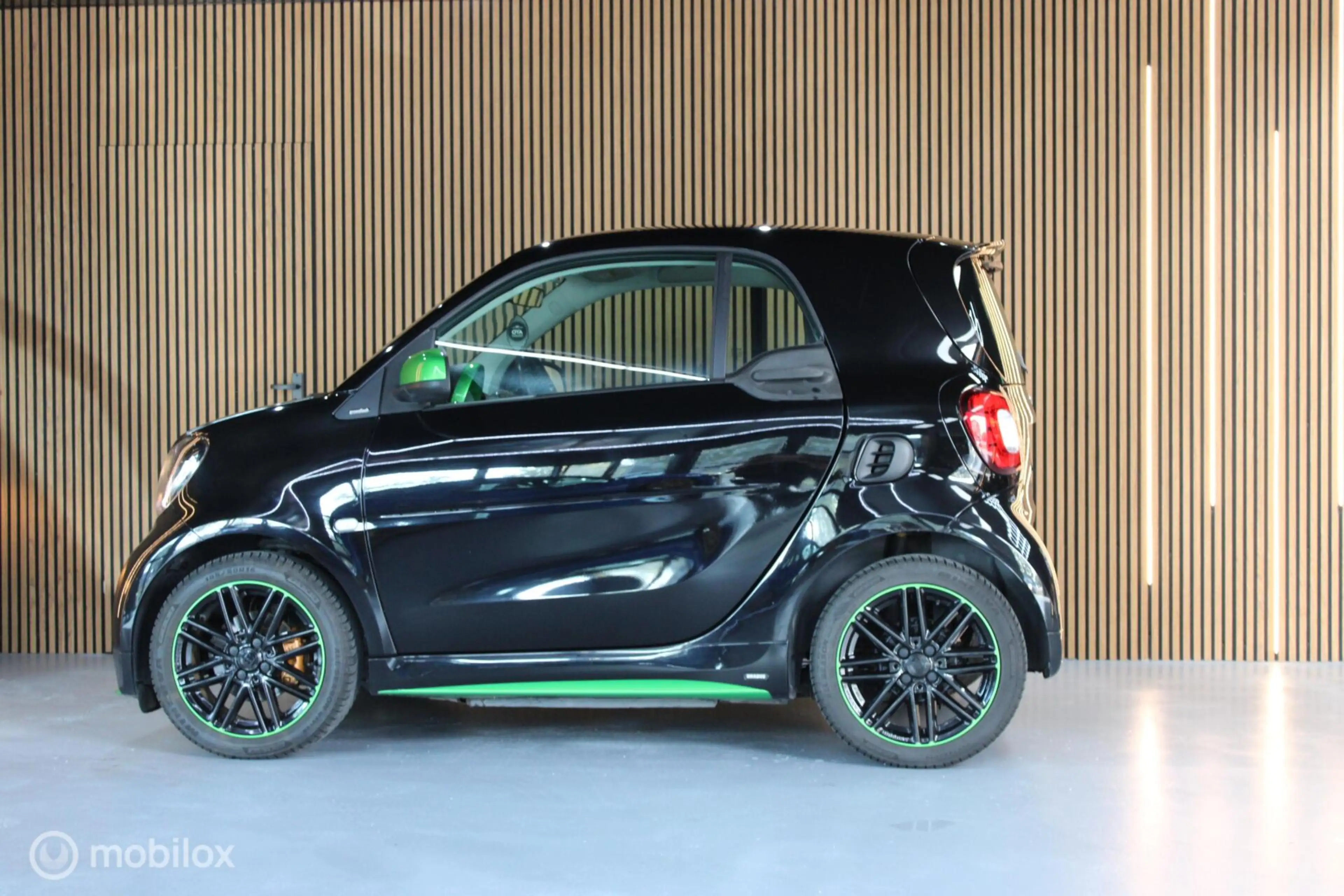 smart forTwo Electric Drive Prime Brabus Apk 04-27 — photo 9