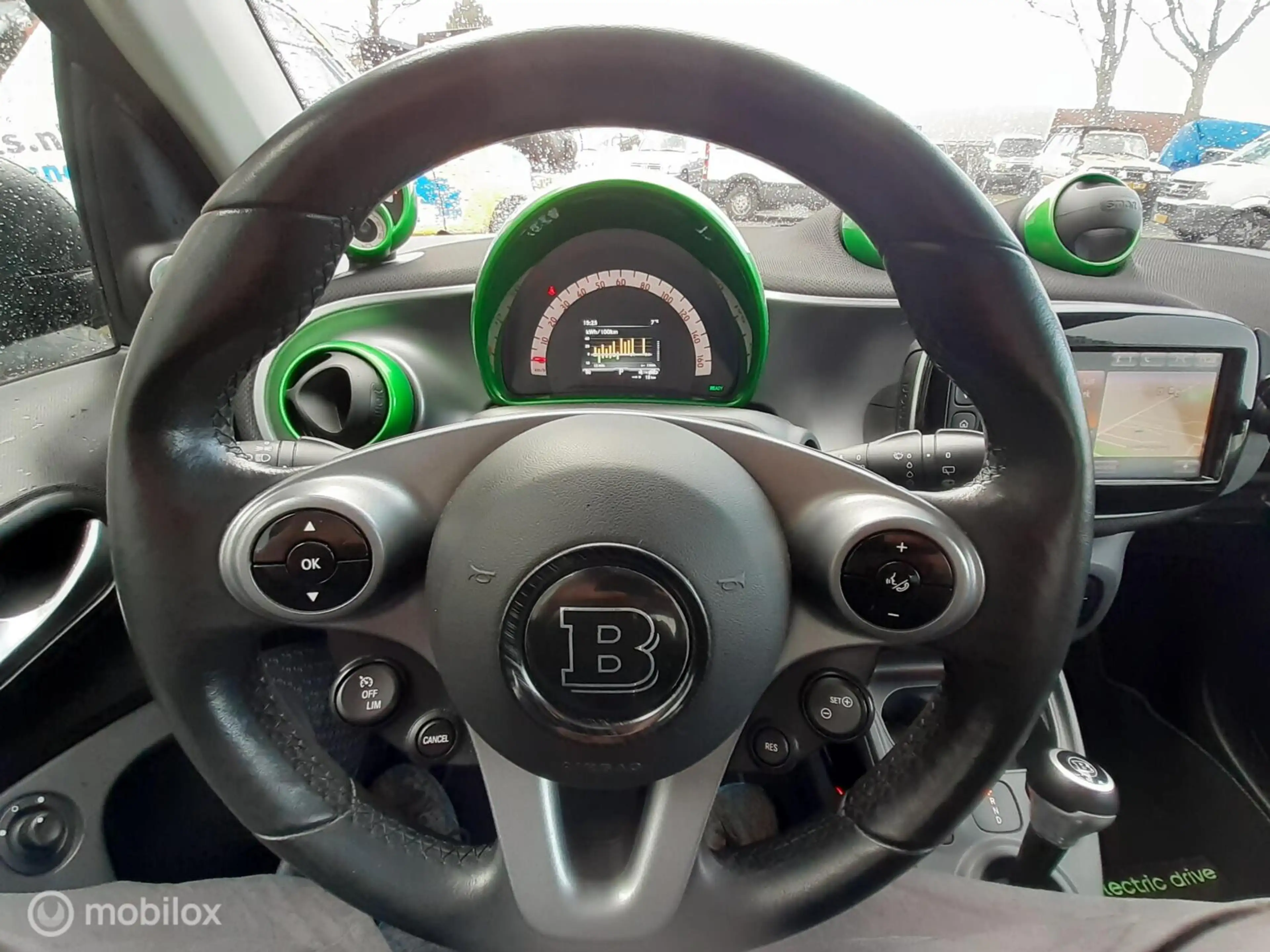 smart forTwo Electric Drive Prime Brabus Apk 04-27 — photo 6