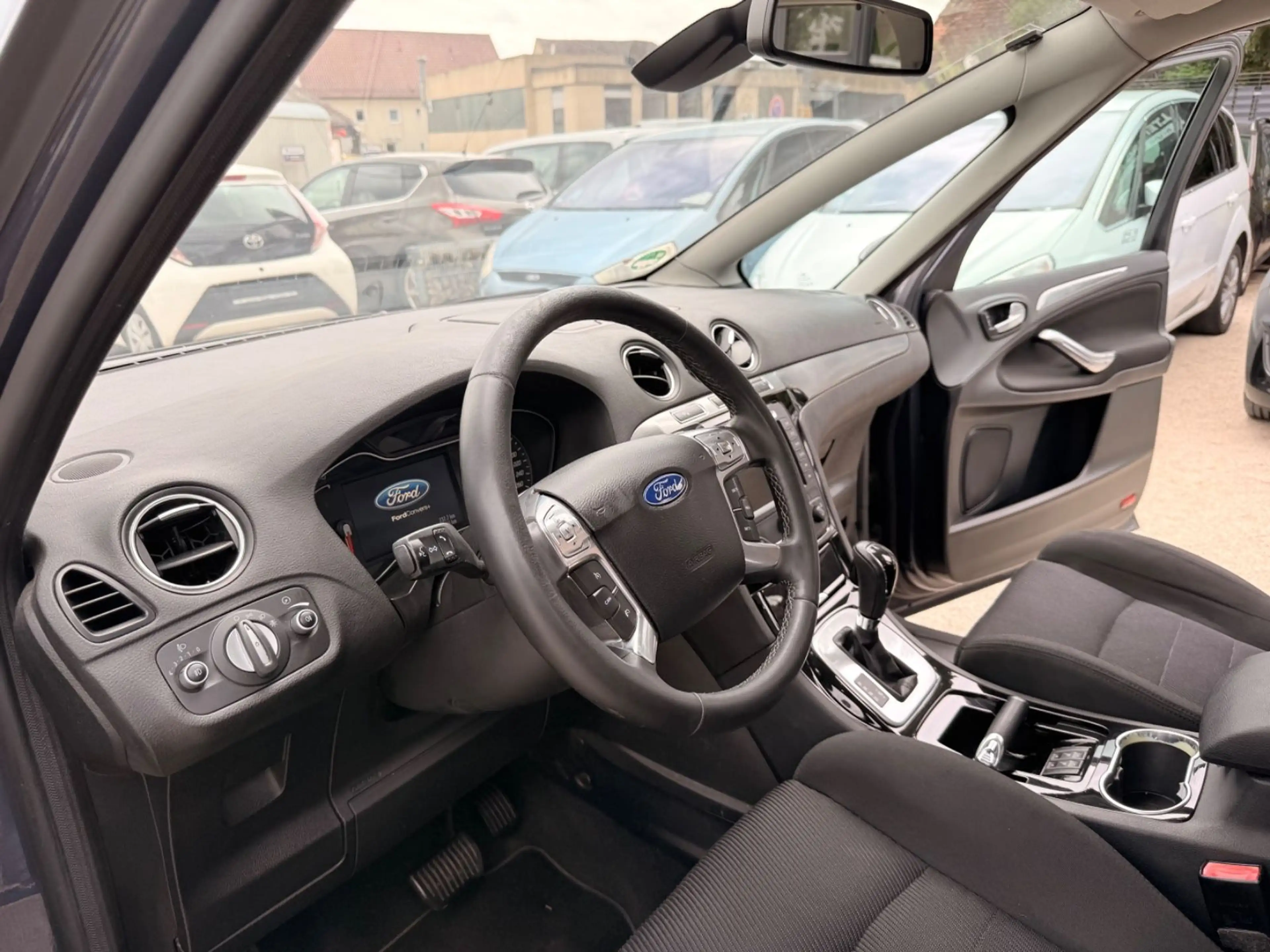 Ford S-Max S-MAX Titanium, 7 Sitze — photo 17