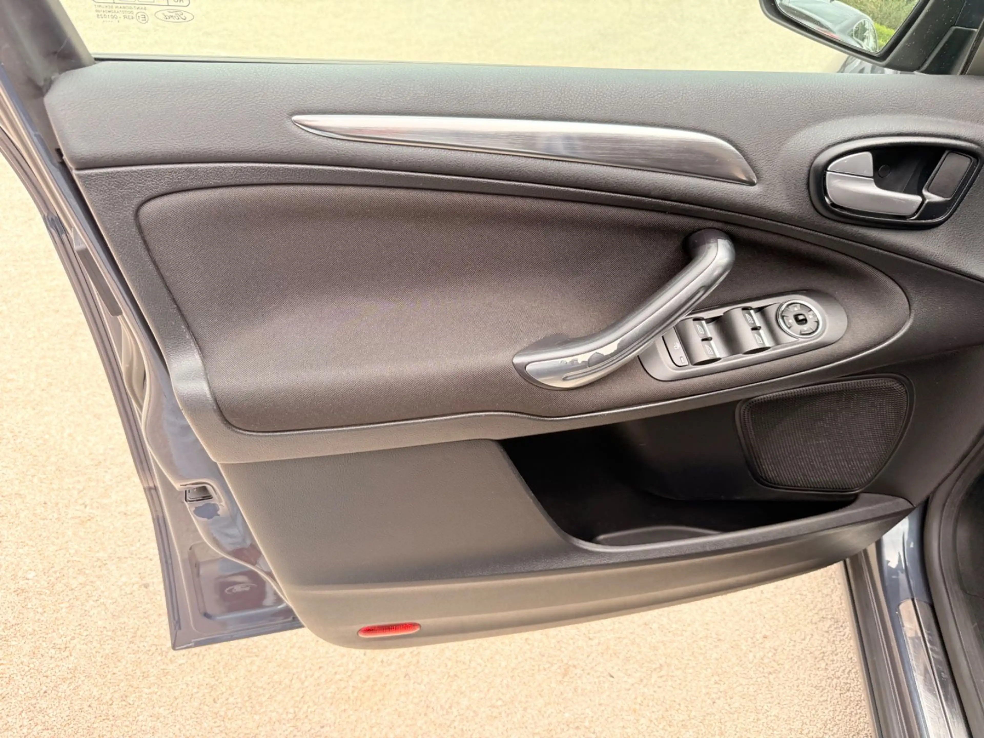 Ford S-Max S-MAX Titanium, 7 Sitze — photo 18