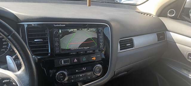 Mitsubishi Outlander 2.0 4WD Invite 7 Sitzender