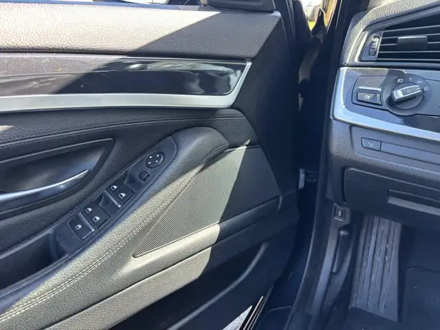 BMW 5 Series view 18