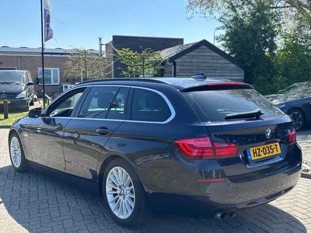 BMW 5 Series view 7
