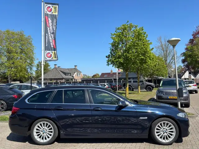 BMW 5 Series view 4