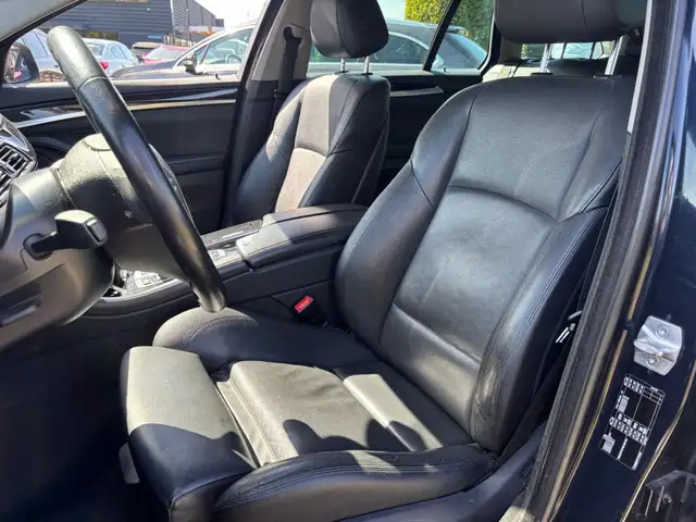 BMW 5 Series view 11