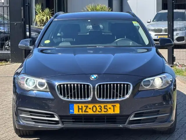 BMW 5 Series view 2