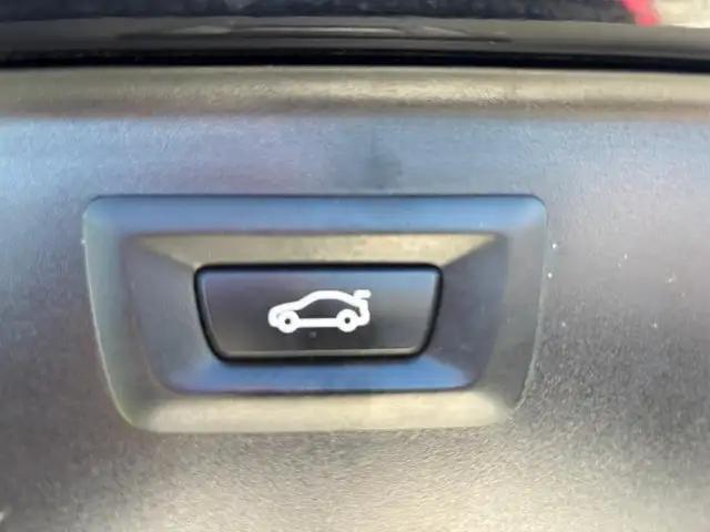 BMW 5 Series view 21