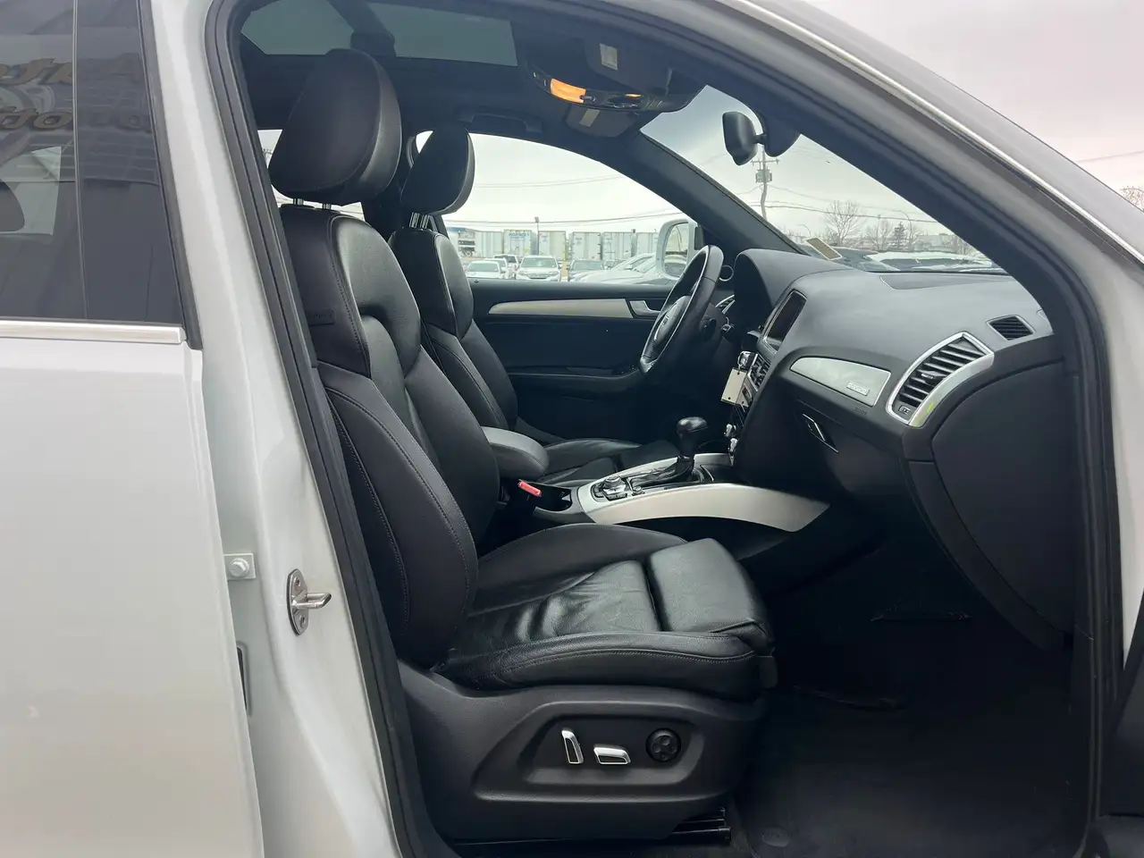 Audi Q5 снимка Audi Q5