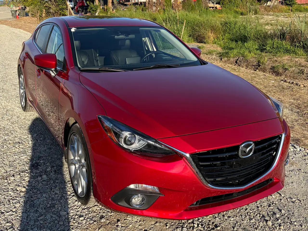 Mazda 3 снимка Mazda 3