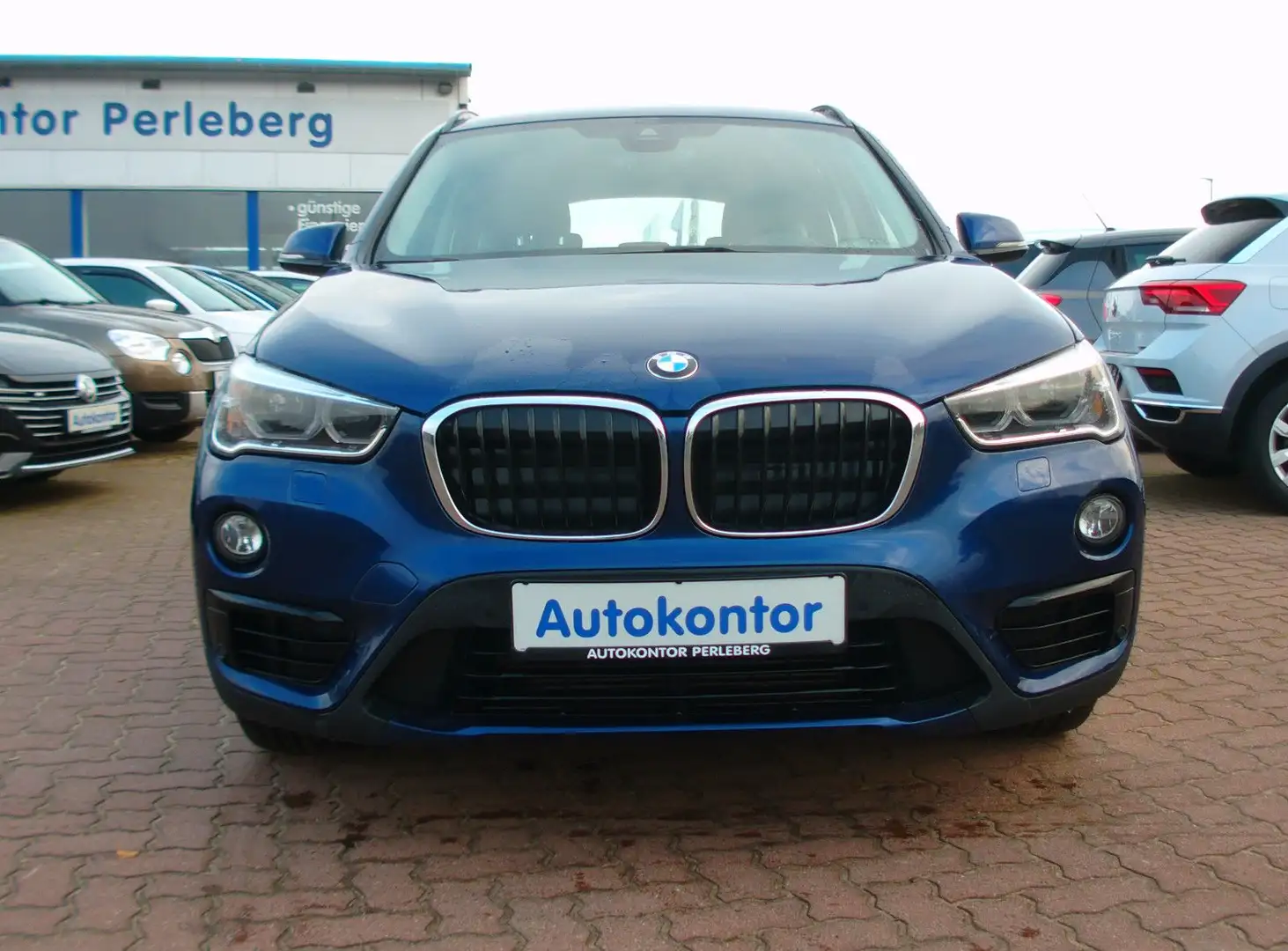 BMW X1 xDrive 18 d Sport Line.LED.AHK.Navi.SHZ Blau - 2