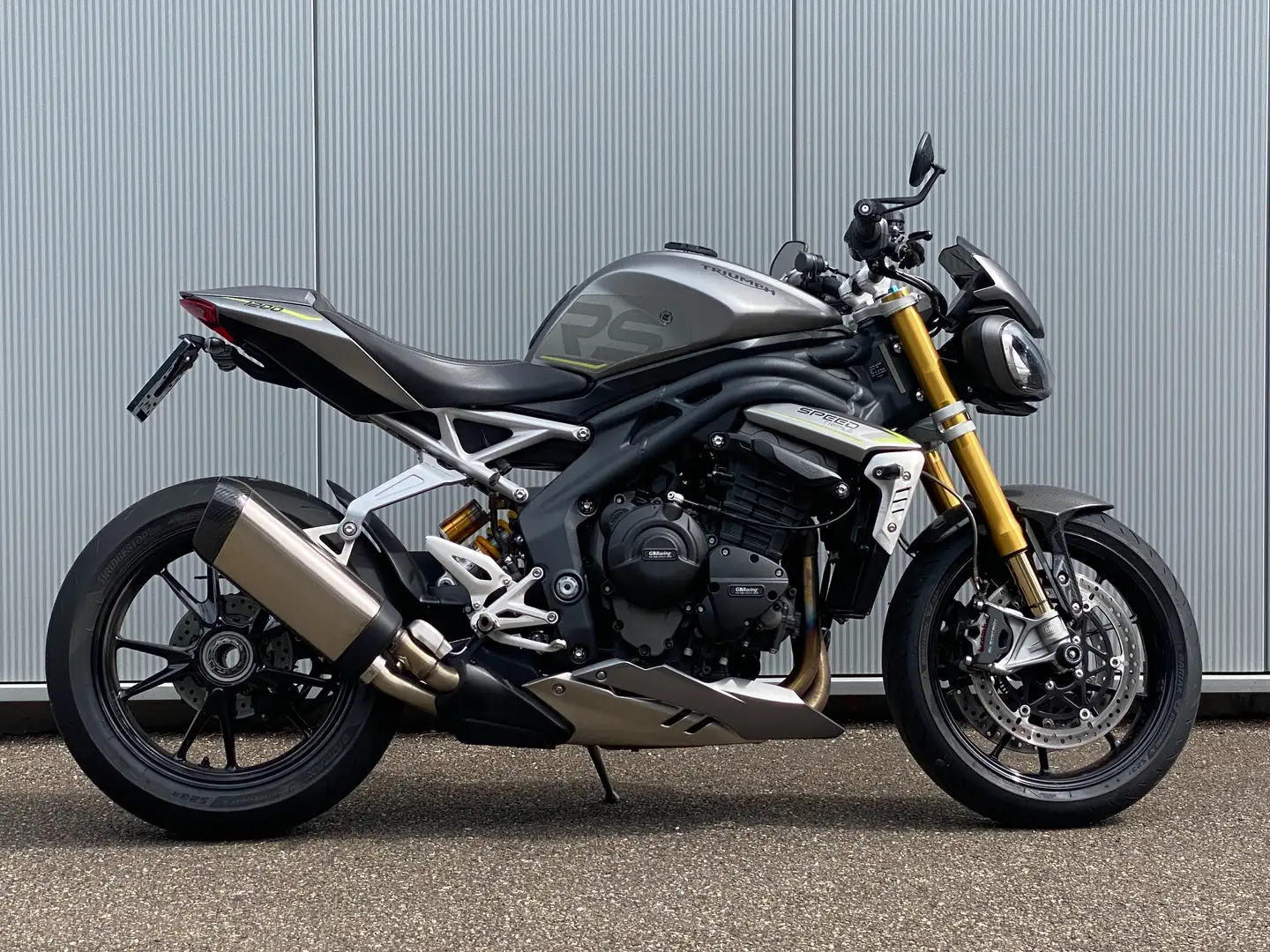 Triumph Speed Triple 1200 RS / 11600km van 2021 / in Topstaat! Gris - 1