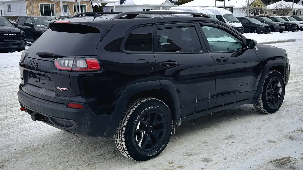 Jeep Cherokee снимка Jeep Cherokee