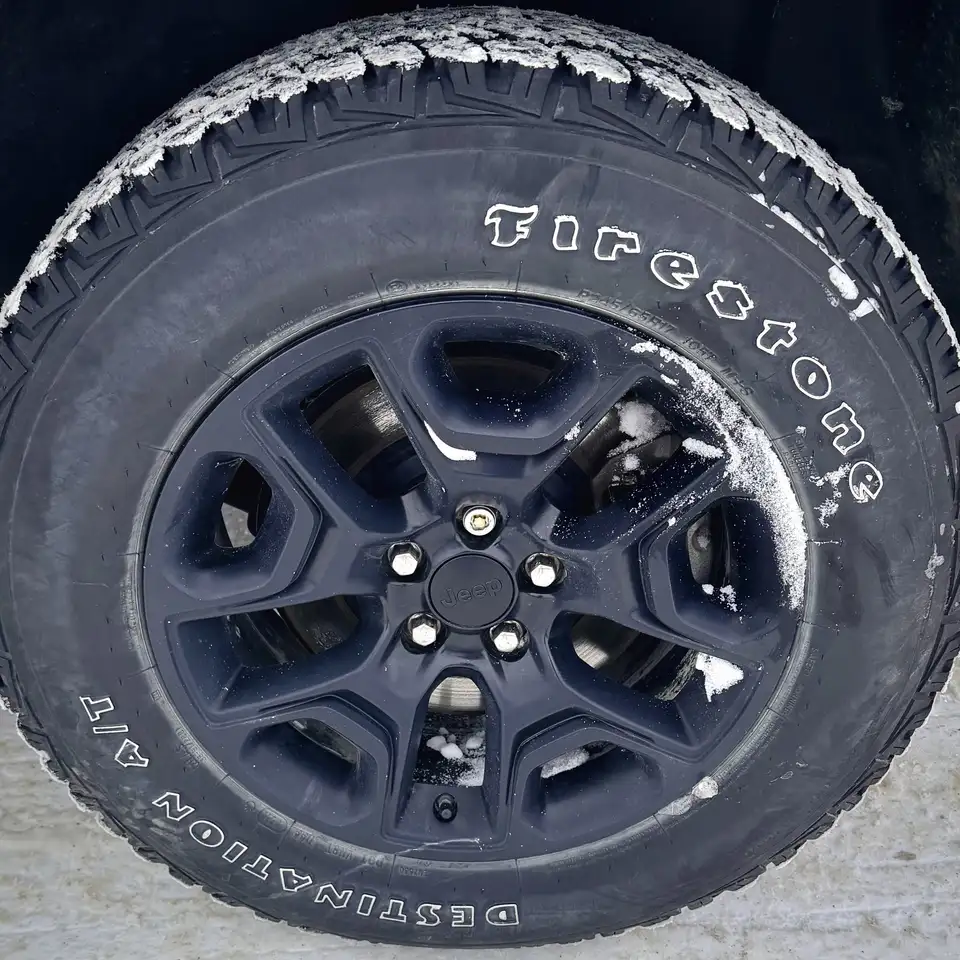 Jeep Cherokee снимка Jeep Cherokee