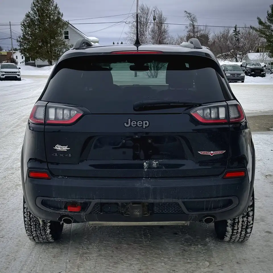 Jeep Cherokee снимка Jeep Cherokee