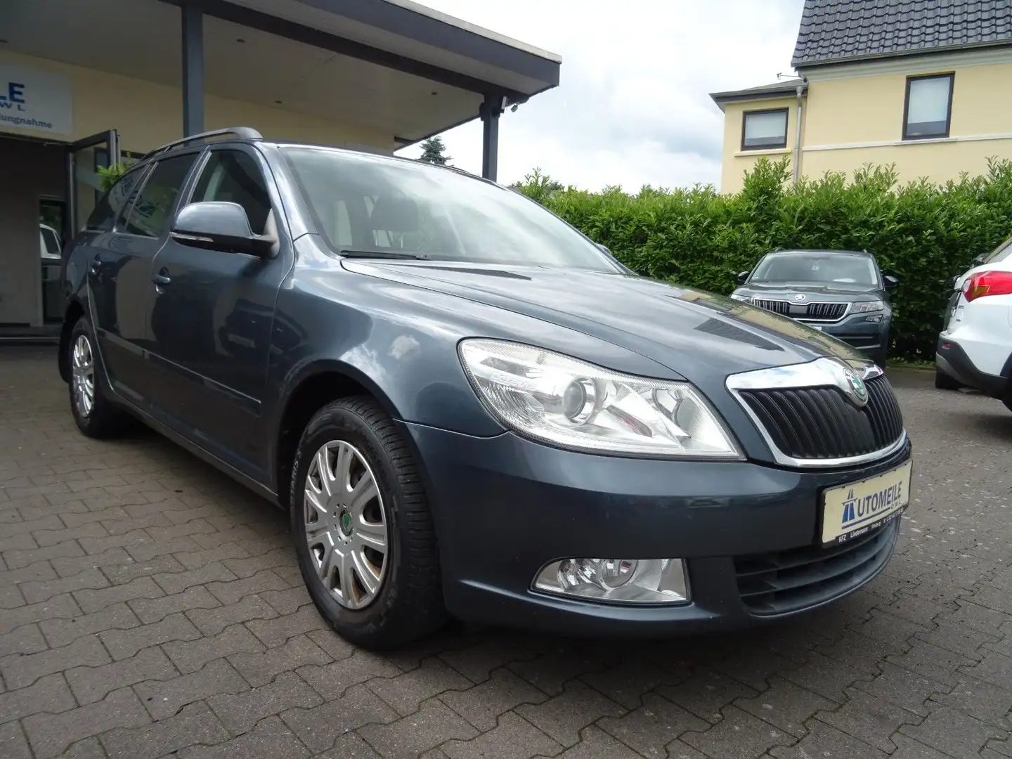 Skoda Octavia Combi Ambiente 1.4 TSI KLIMA PDC AHK Grau - 2