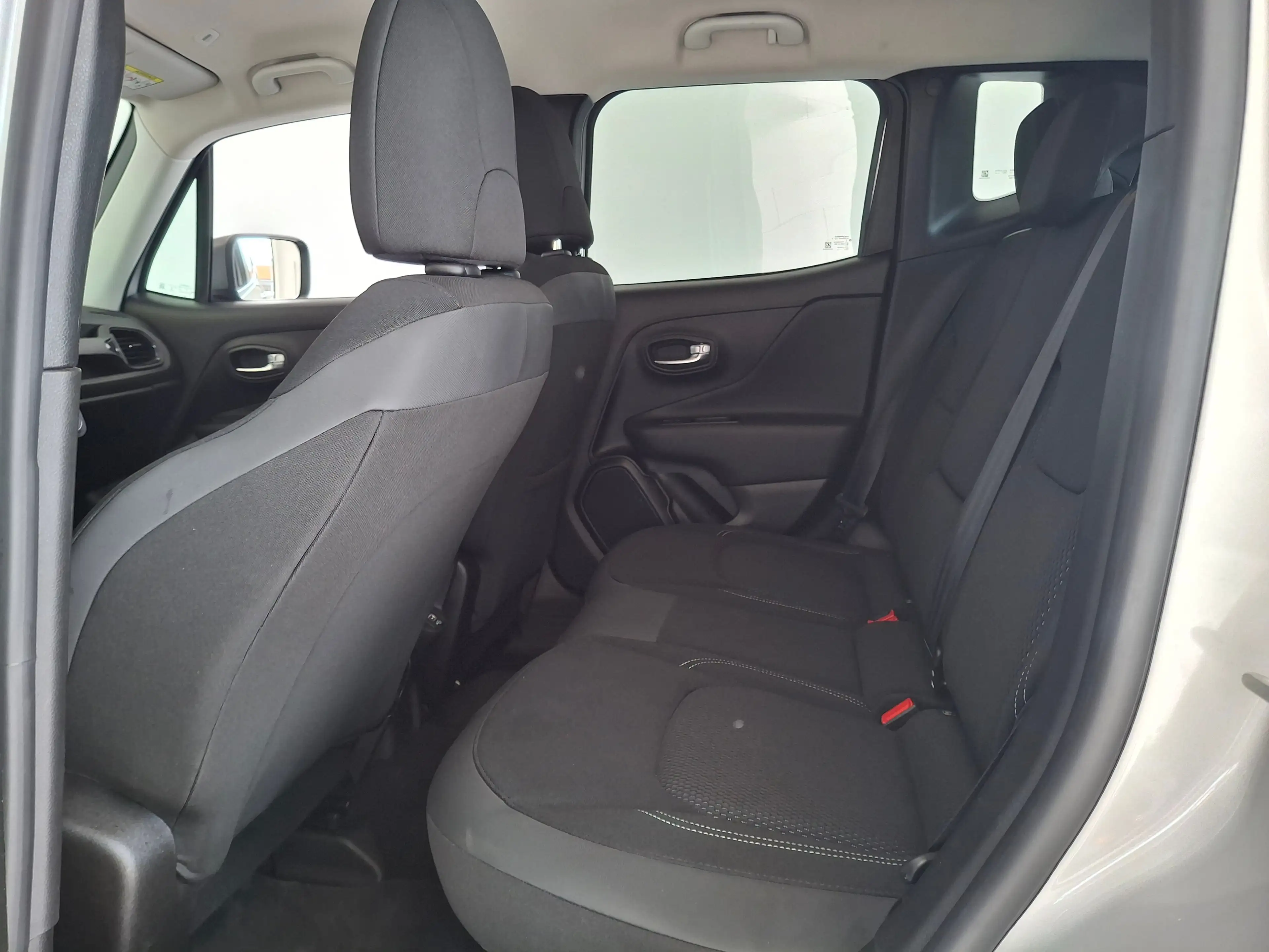 Jeep Renegade 4xe 190 Plug-in Hybrid Limited CARPLAY WINTERPACK — photo 8