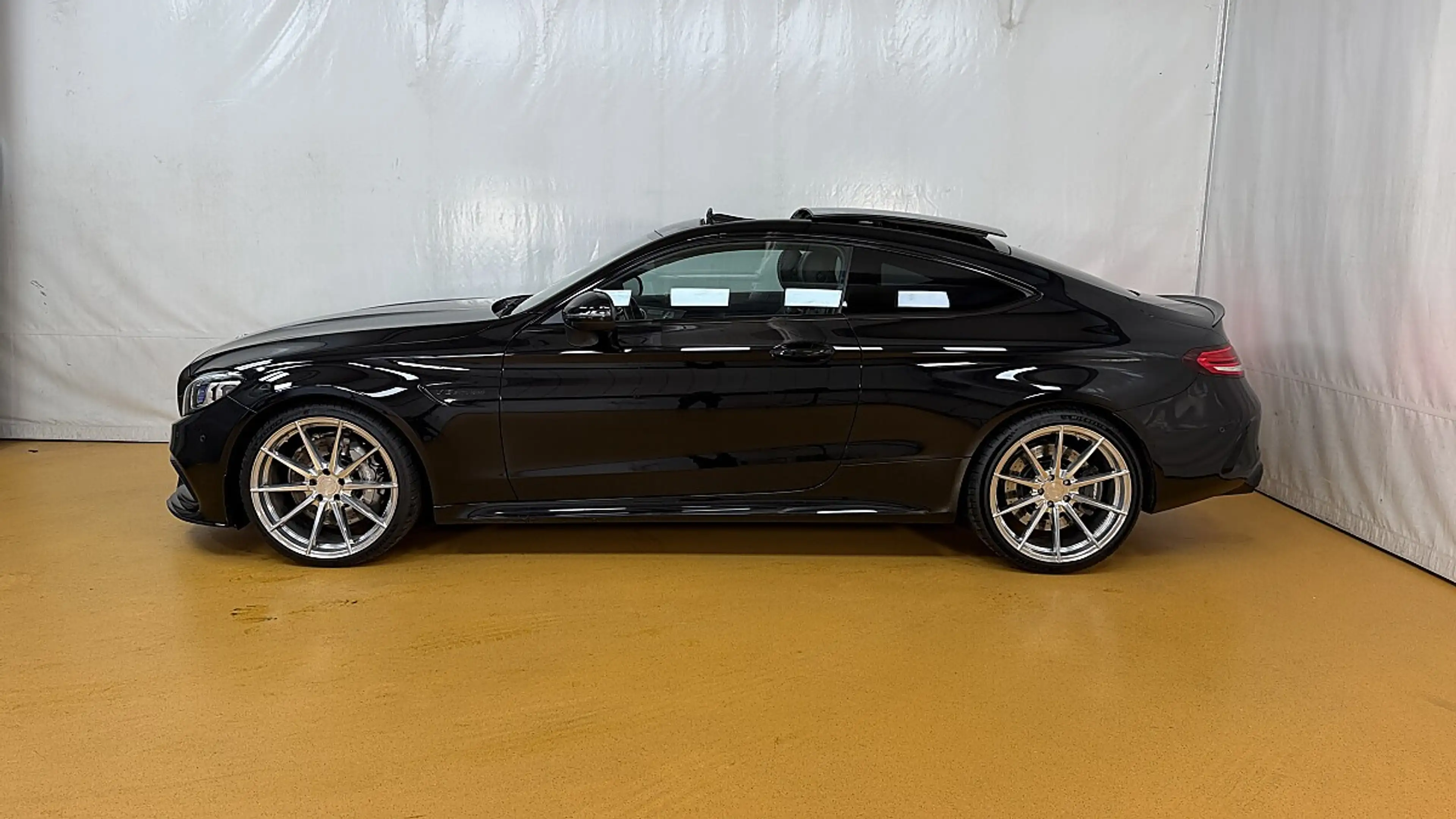 Mercedes-Benz C 63 AMG Coupe_Pano_Multibeam_ — photo 5