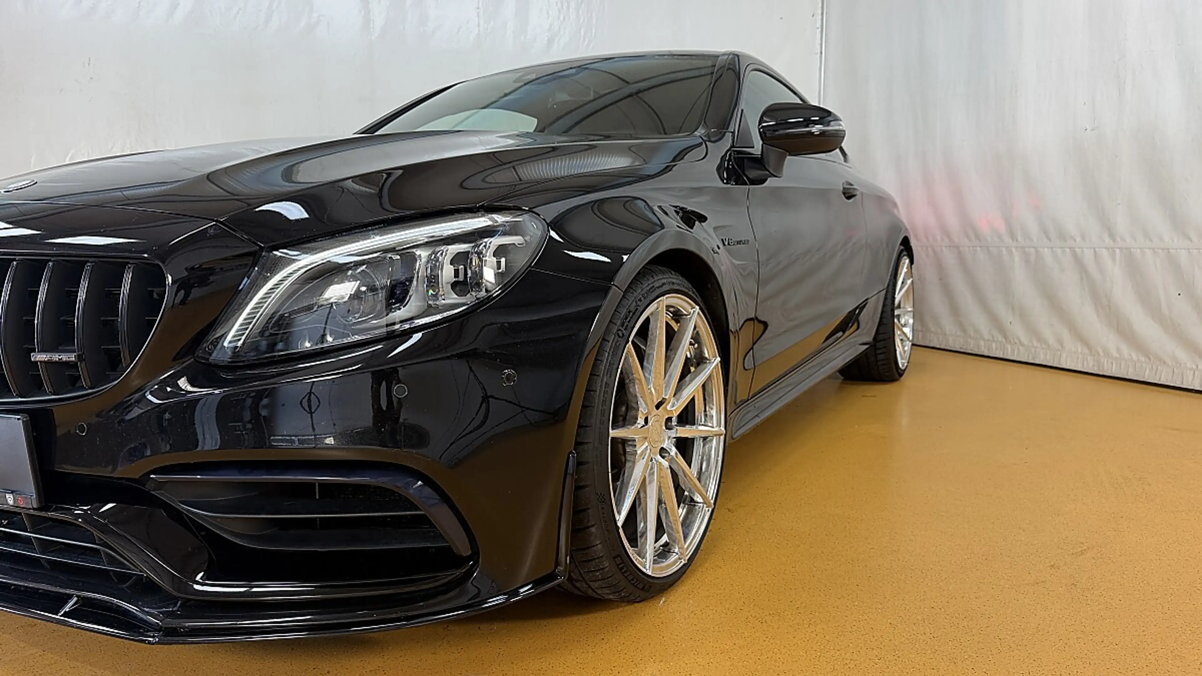Mercedes-Benz C 63 AMG Coupe_Pano_Multibeam_ — photo 11