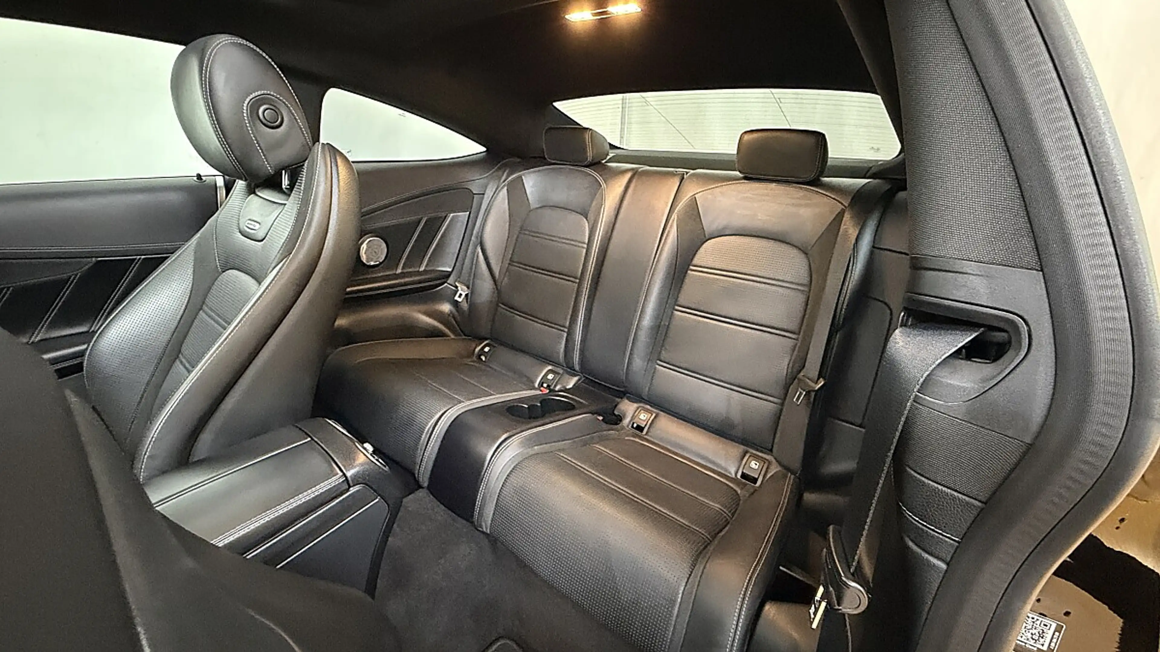 Mercedes-Benz C 63 AMG Coupe_Pano_Multibeam_ — photo 15