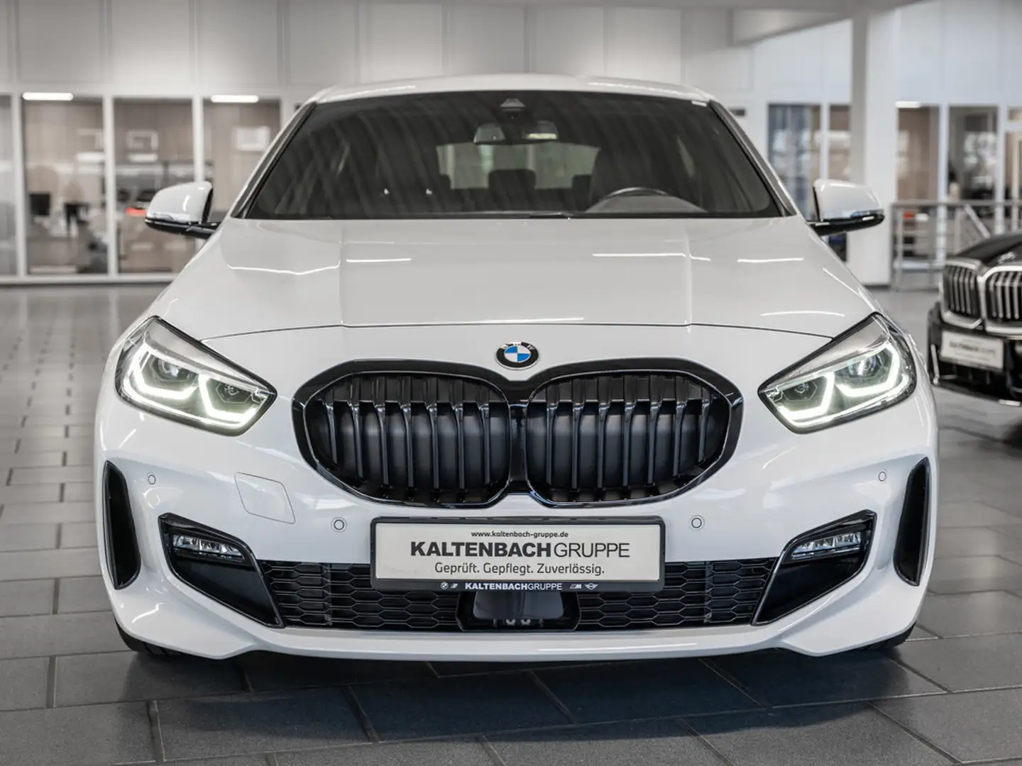 BMW 118 i M-Sport LED NAVI SHZ PDC KEYLESS KLIMA Blanc - 2