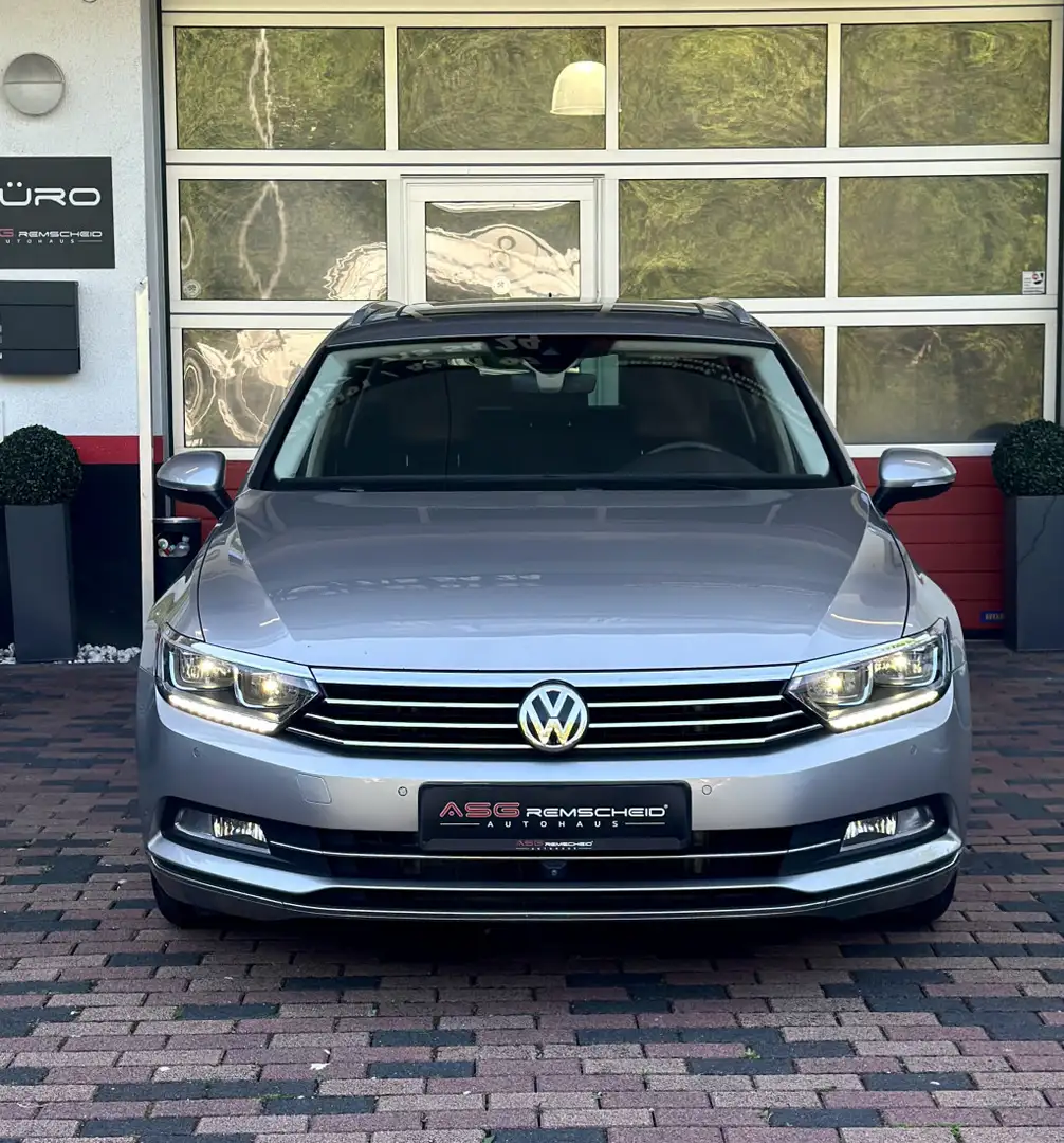 Volkswagen Passat Variant Highline 4M DSG 3.H *Pano*ACC*Kam Gris - 2