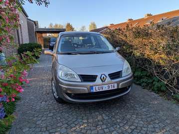 Grand Scénic 1.9 dCi Privilège 5pl.