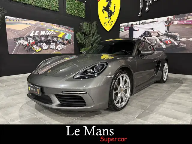 Porsche 718 -Riservata-