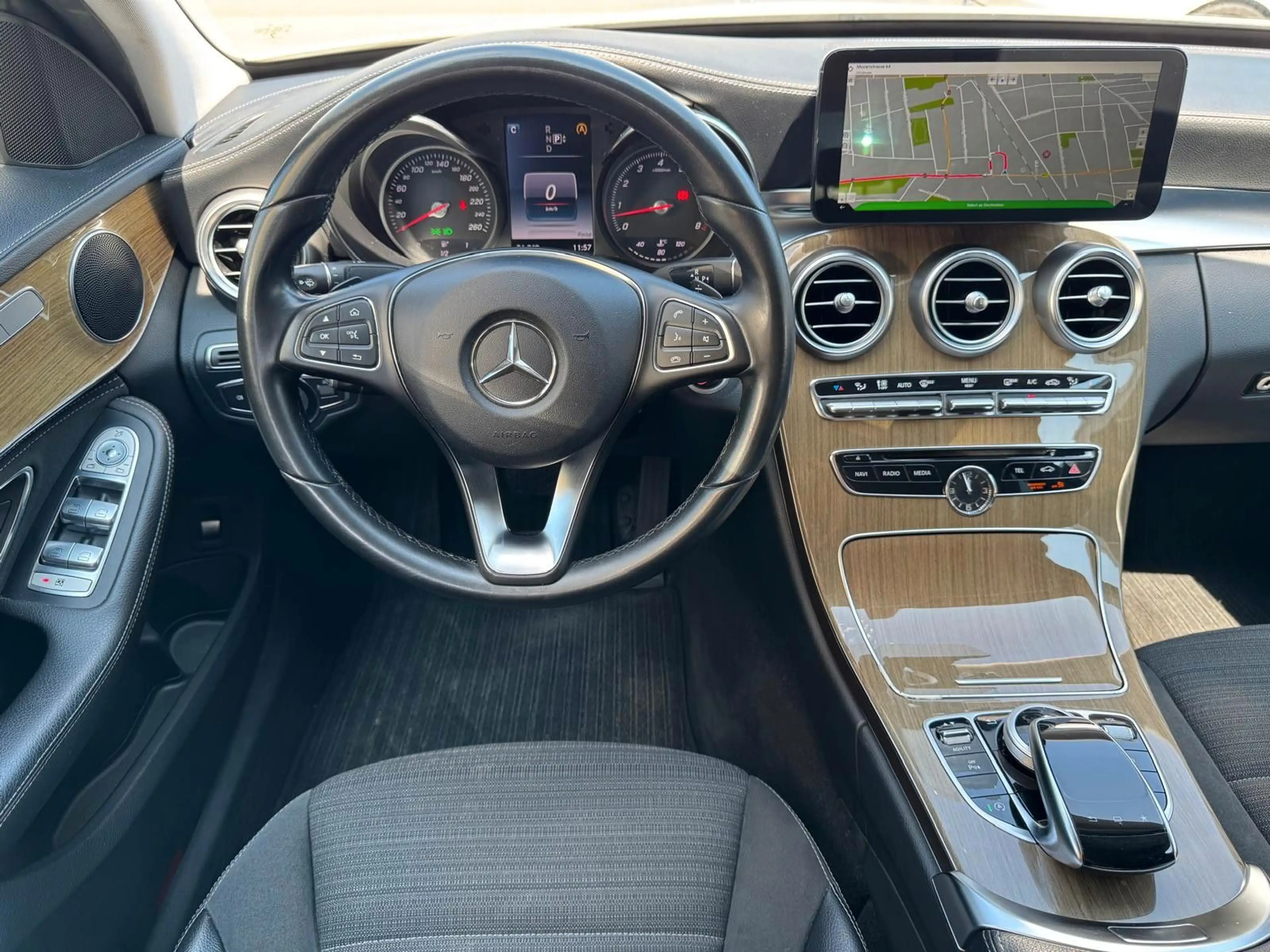 Mercedes-Benz C 400 Lim. Aut. 4Matic — photo 9