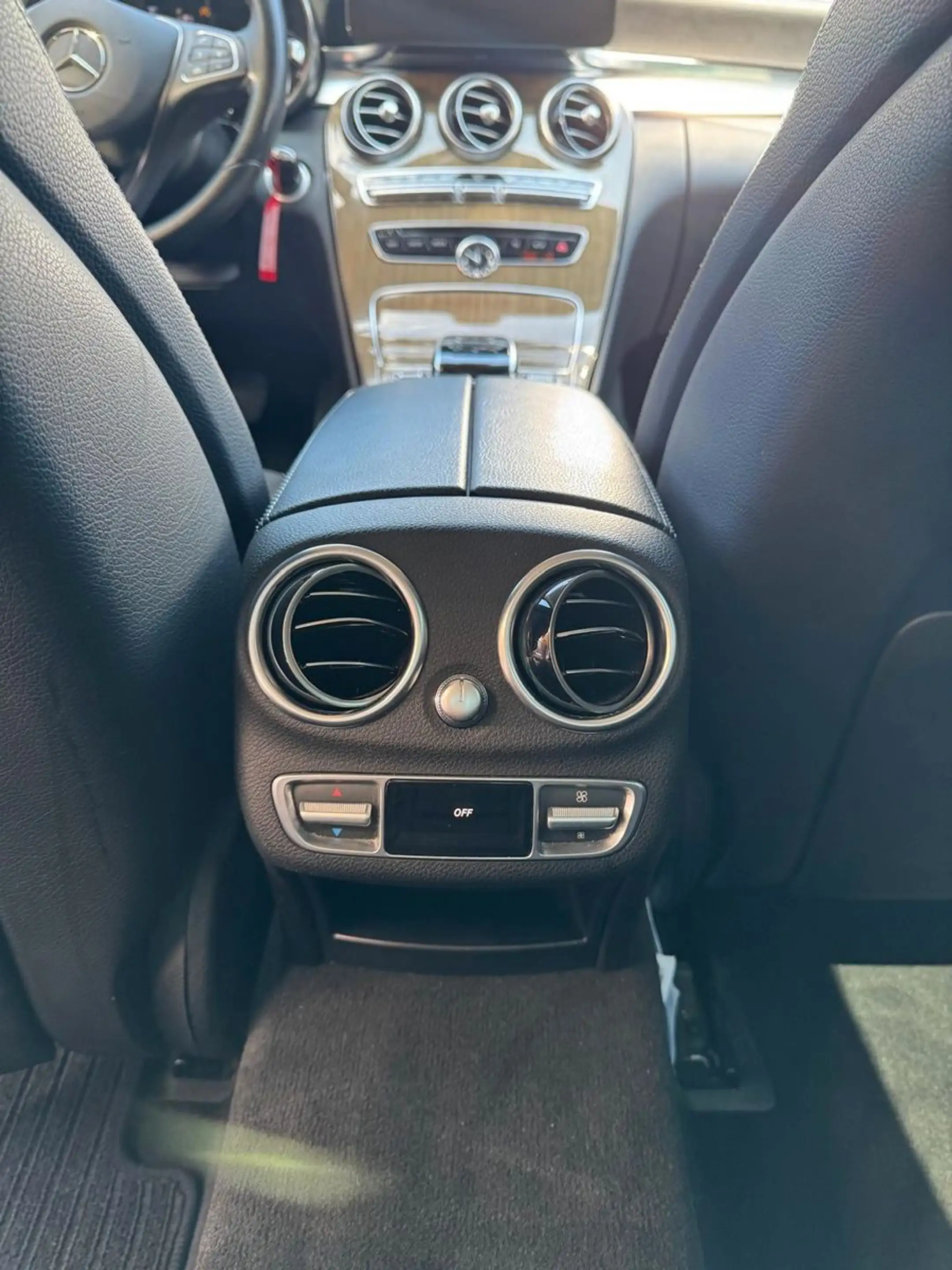 Mercedes-Benz C 400 Lim. Aut. 4Matic — photo 14