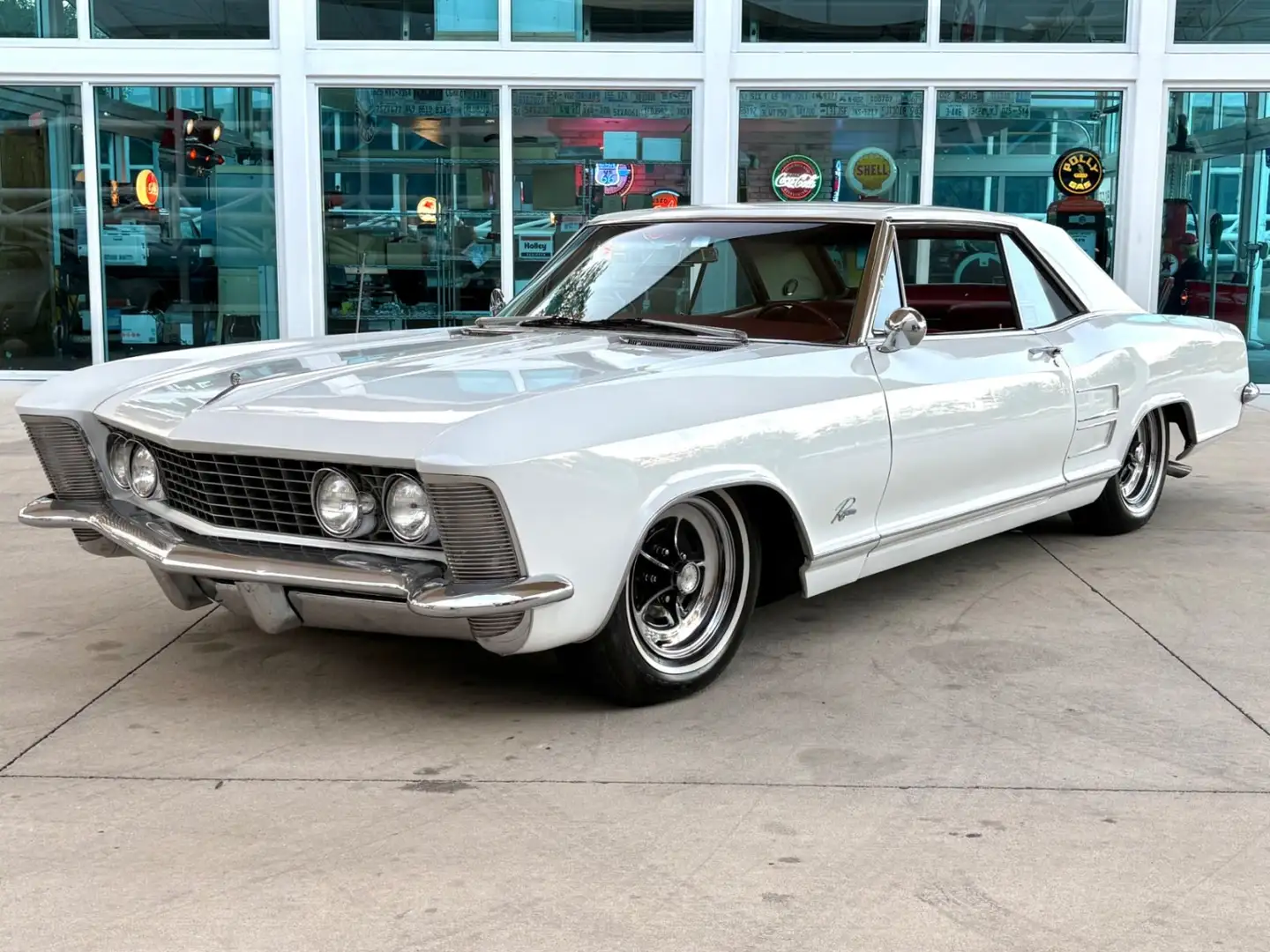 Buick Riviera Base - 1