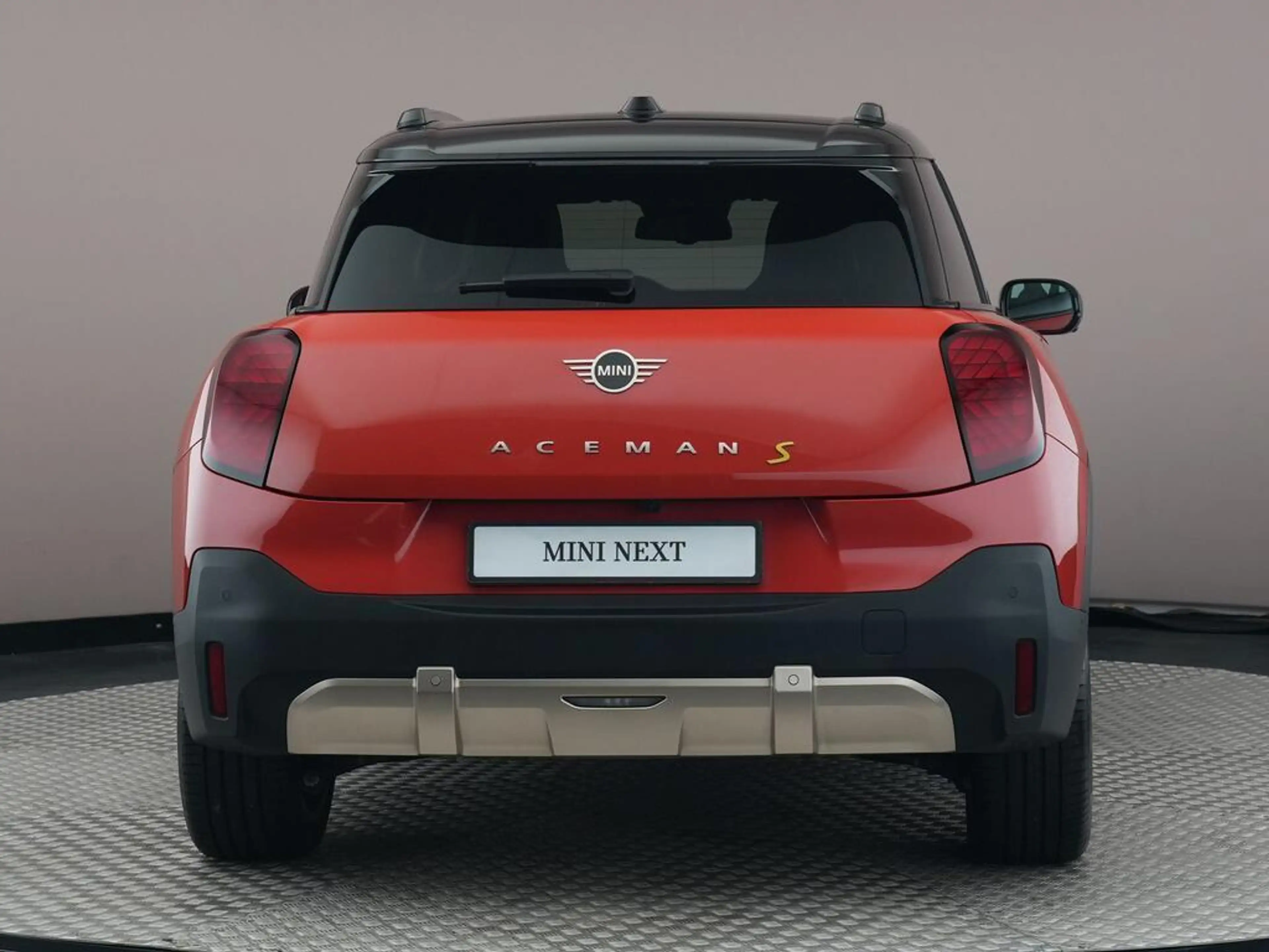 MINI Aceman SE Favoured L 54.2 kWh — photo 9