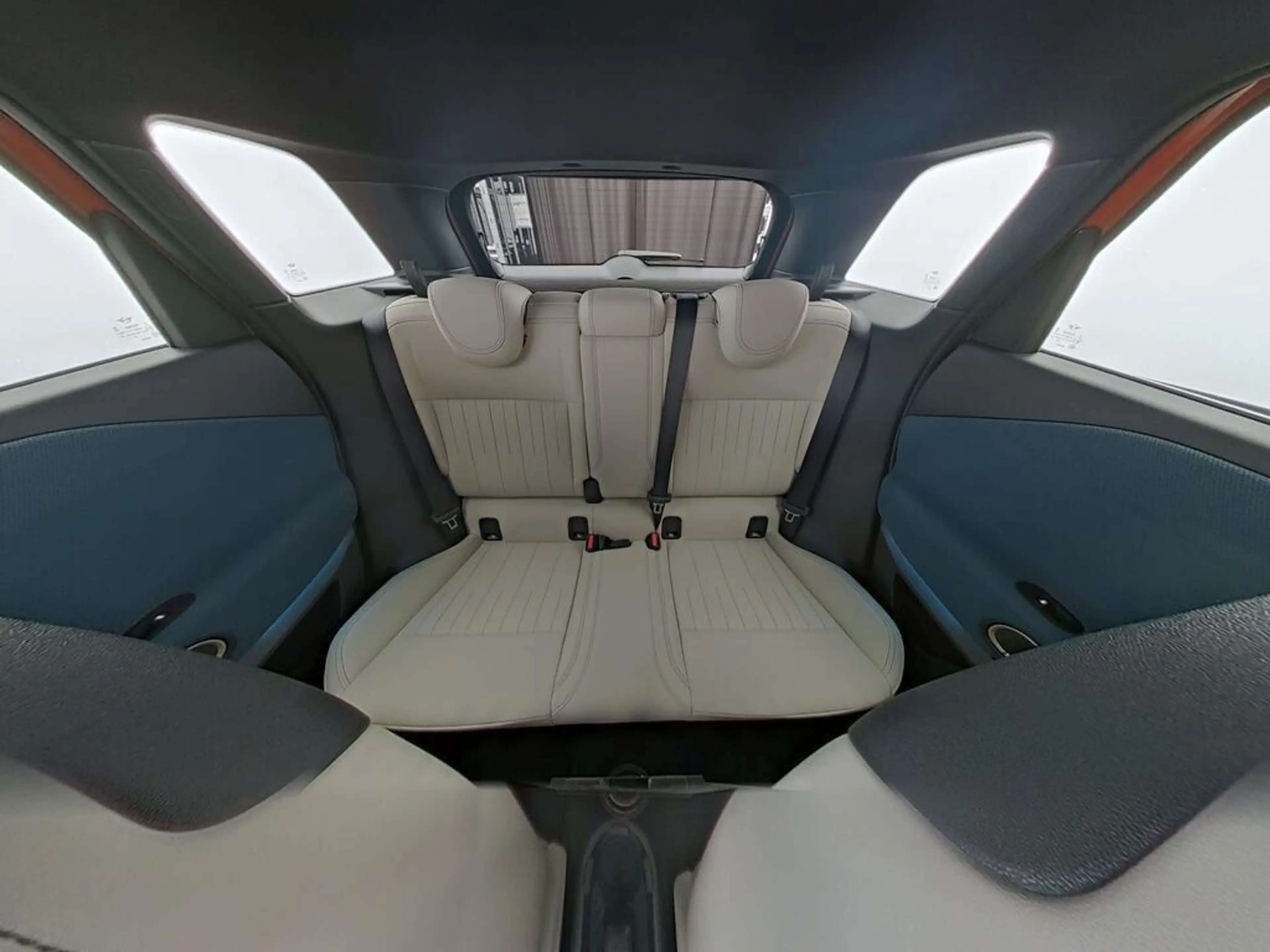 MINI Aceman SE Favoured L 54.2 kWh — photo 6
