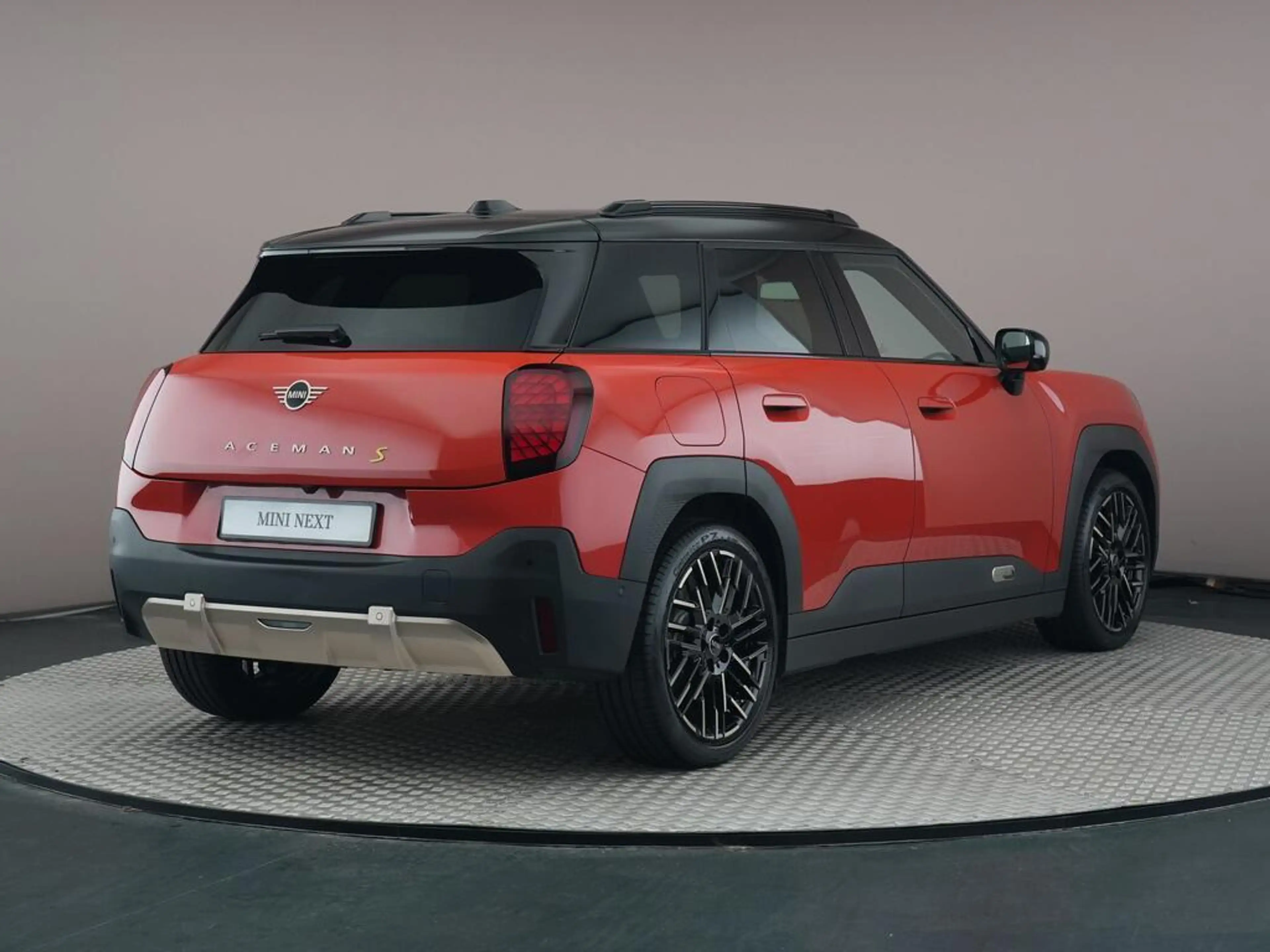 MINI Aceman SE Favoured L 54.2 kWh — photo 11