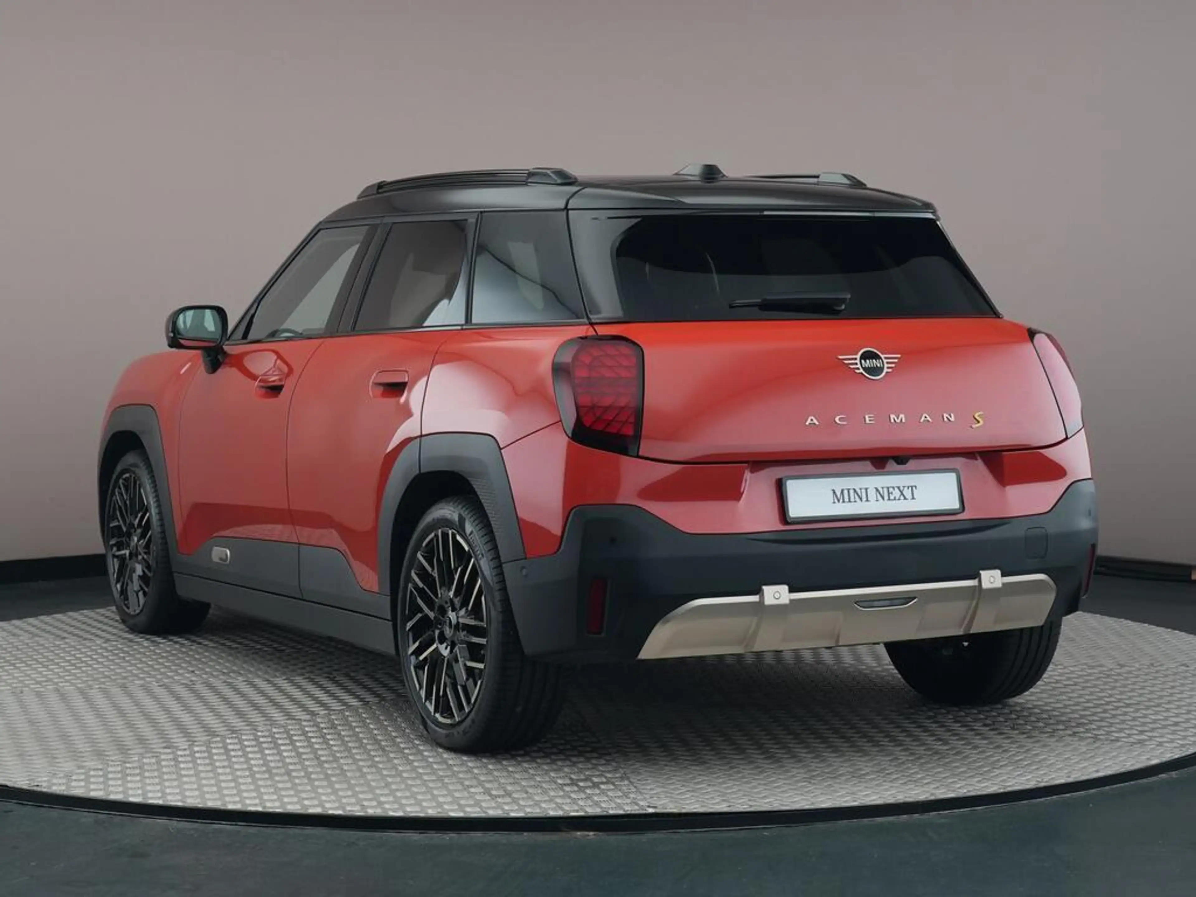 MINI Aceman SE Favoured L 54.2 kWh — photo 10