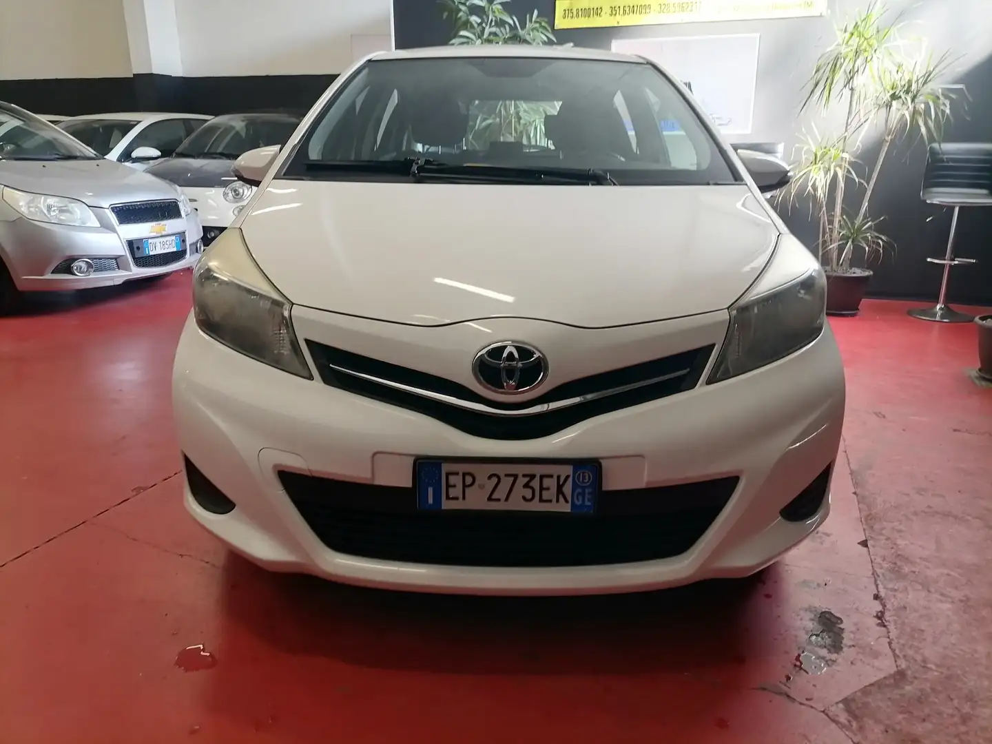 Toyota Yaris Yaris III 2011 3p 1.0 Lounge Blanco - 2