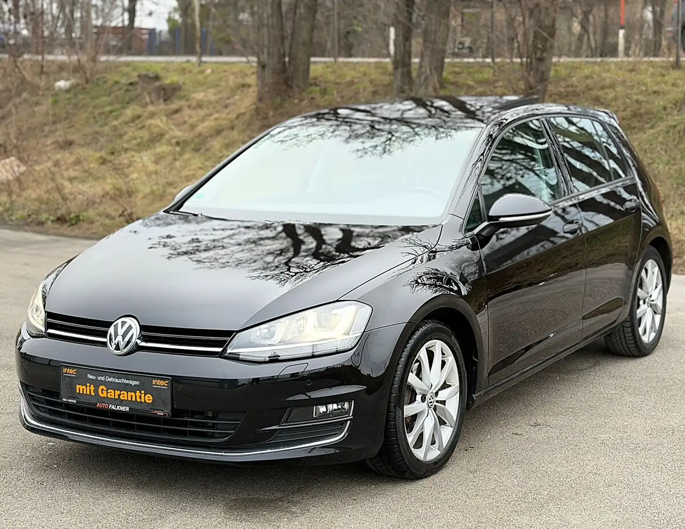 Volkswagen Golf Sky 2,0 BMT TDI DPF DSG Serviceheft voll Schwarz - 1