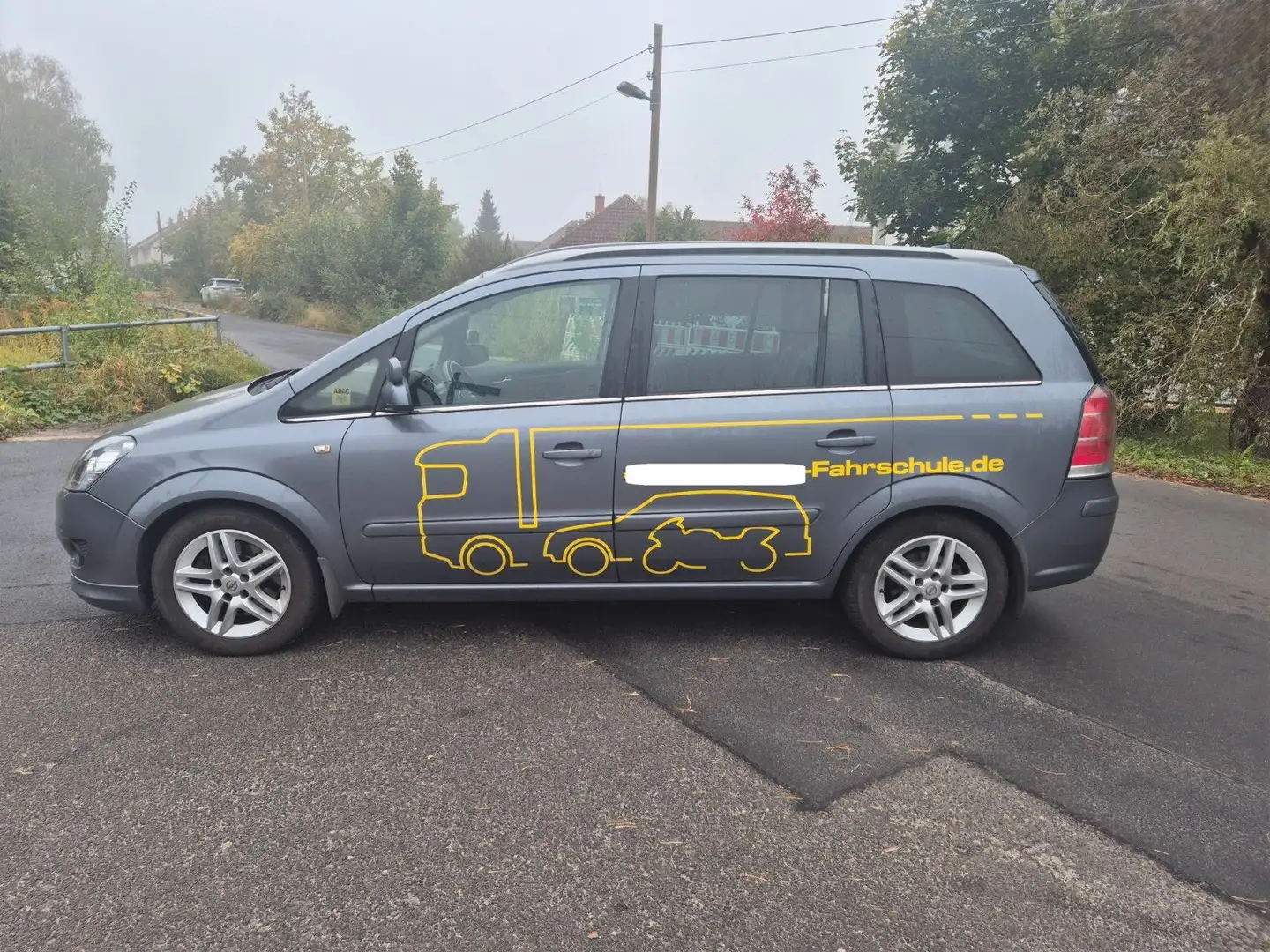 Opel Zafira B Cosmo, AUTOMATIK, NAVI, TEILLEDER, PDC Grau - 2