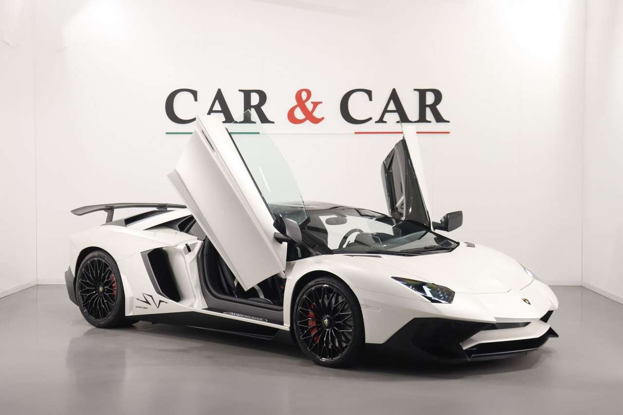 Lamborghini Aventador LP750-4 SV Roadster 6.5 V12 -  1 of 500