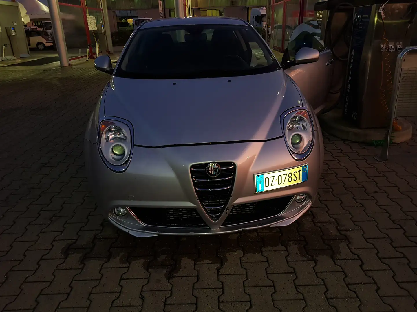 Alfa Romeo MiTo MiTo 1.4 tb m.air Distinctive 135cv Silber - 1