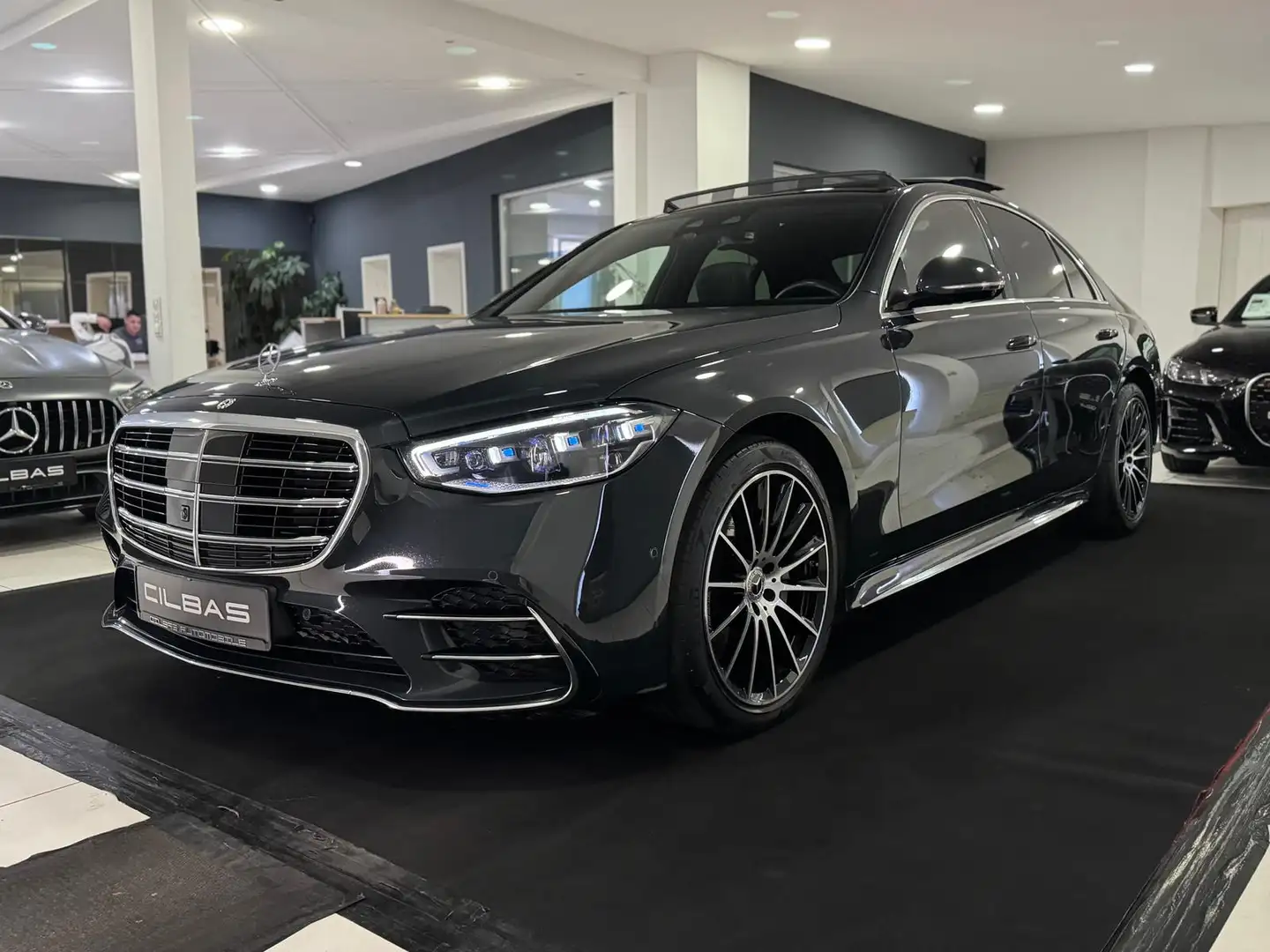 Mercedes-Benz S 350 d 4M AMG-LINE*PANO*HUD*DISTR*BURM.*AMBIE.* Noir - 2