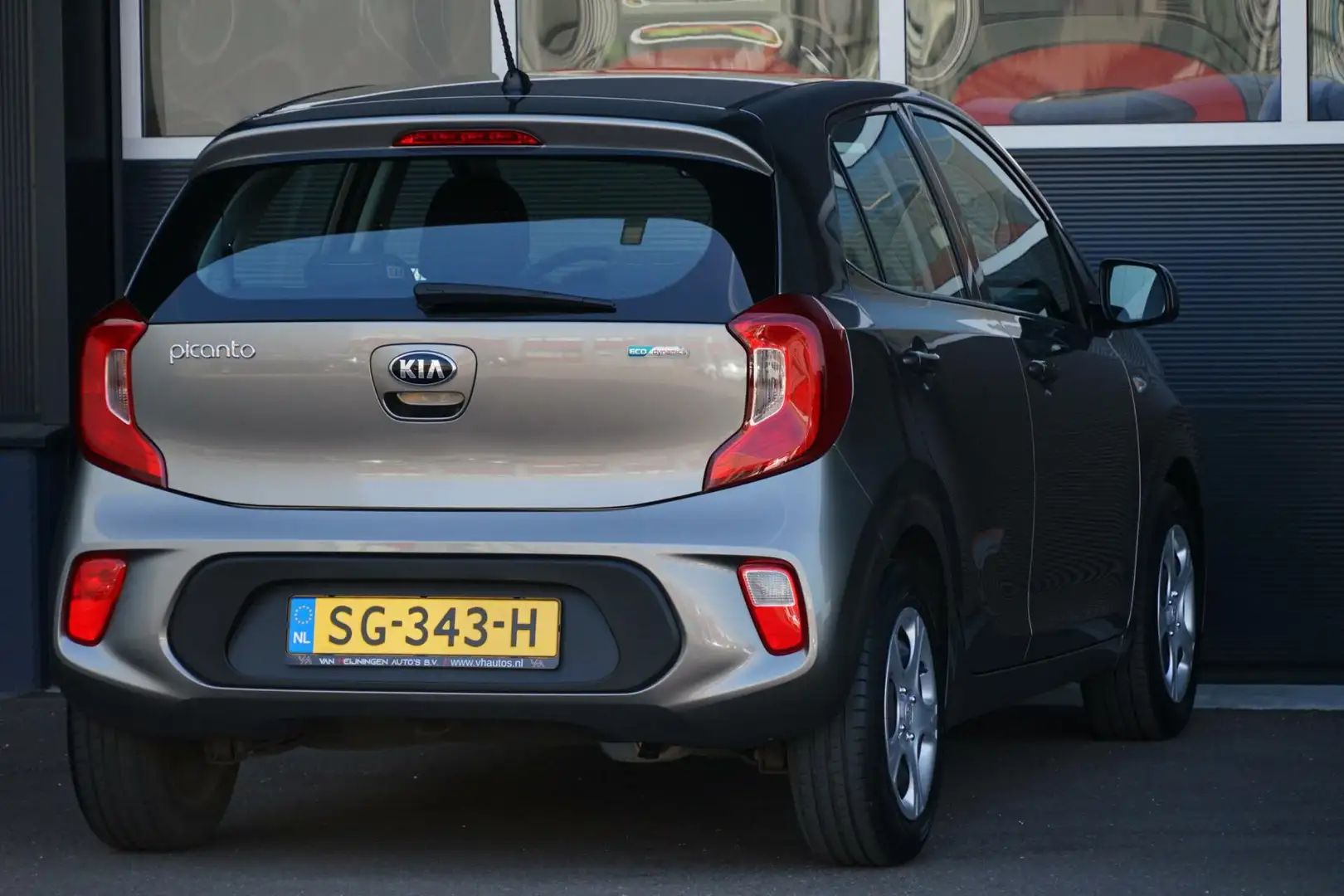 Kia Picanto 1.0 CVVT EconomyPlusLine, NL, airco, bluetooth Grijs - 2