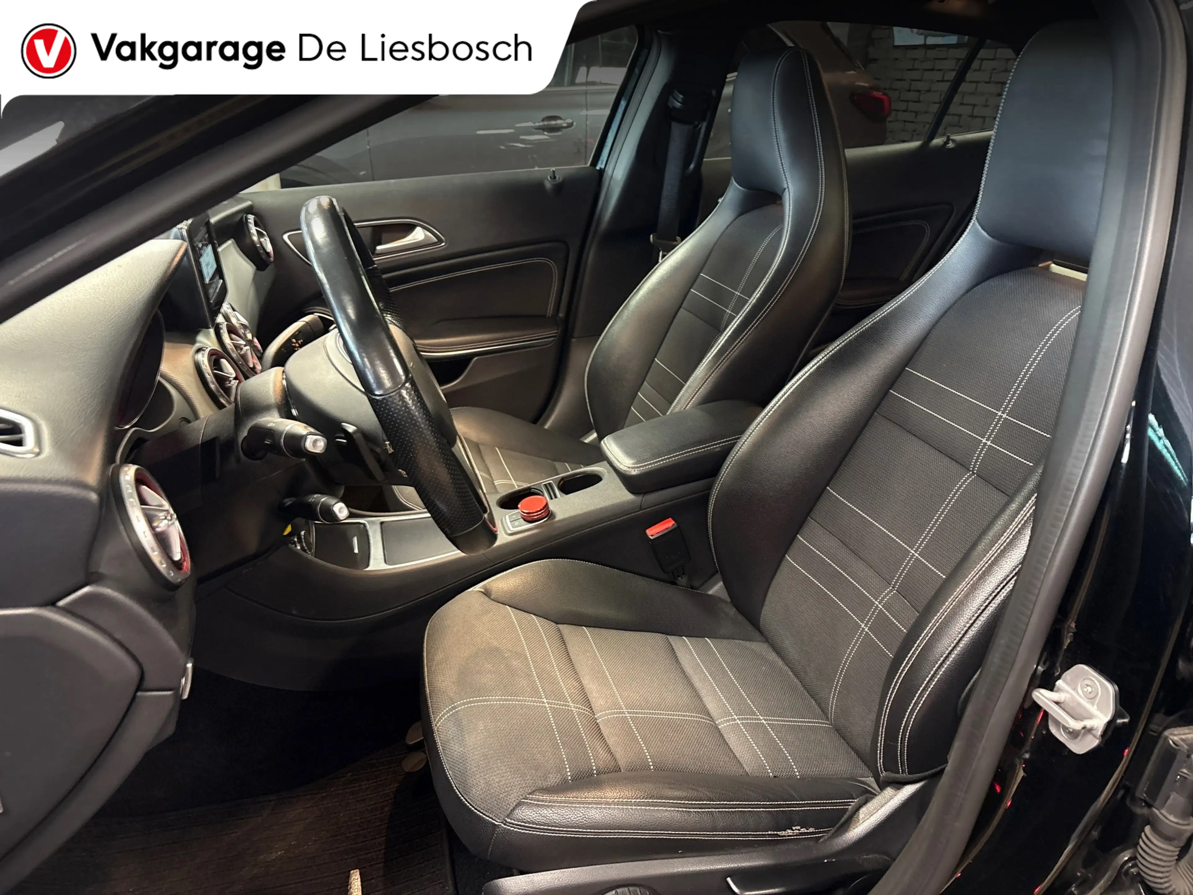 Mercedes-Benz GLA 200 Edition 1/pano/night pakket/navi/pdc/led/cruisec/a — photo 10