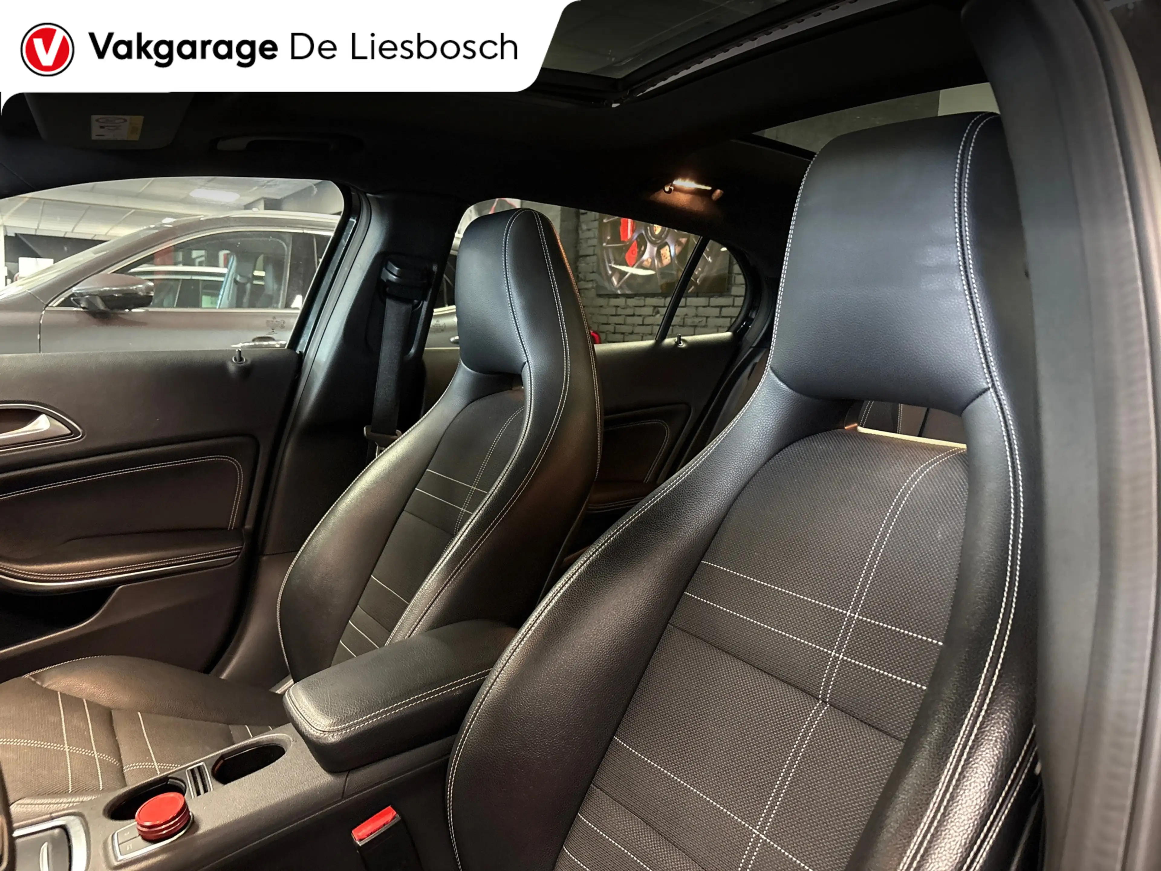 Mercedes-Benz GLA 200 Edition 1/pano/night pakket/navi/pdc/led/cruisec/a — photo 11