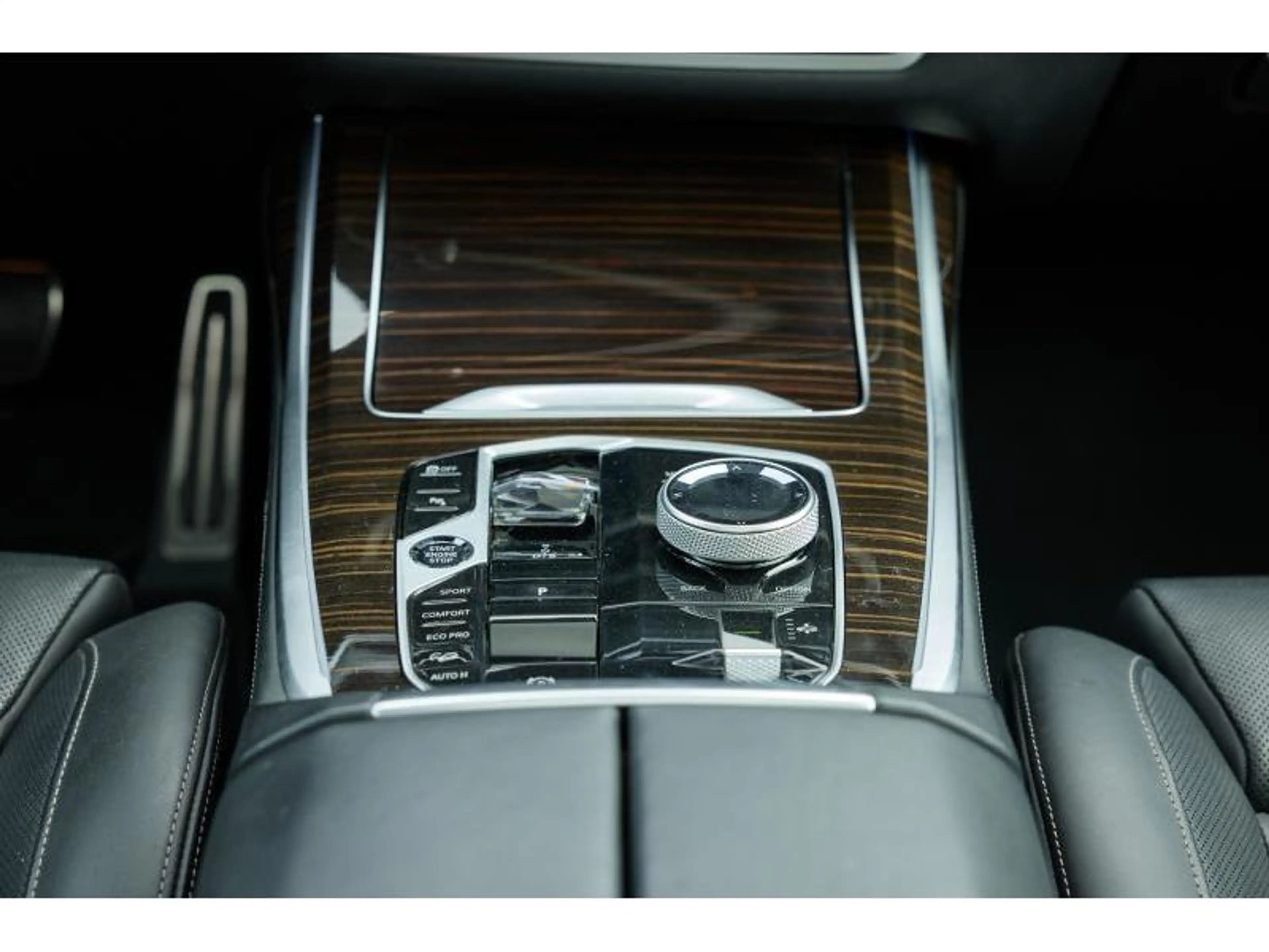 BMW X7 xDrive40d — photo 11