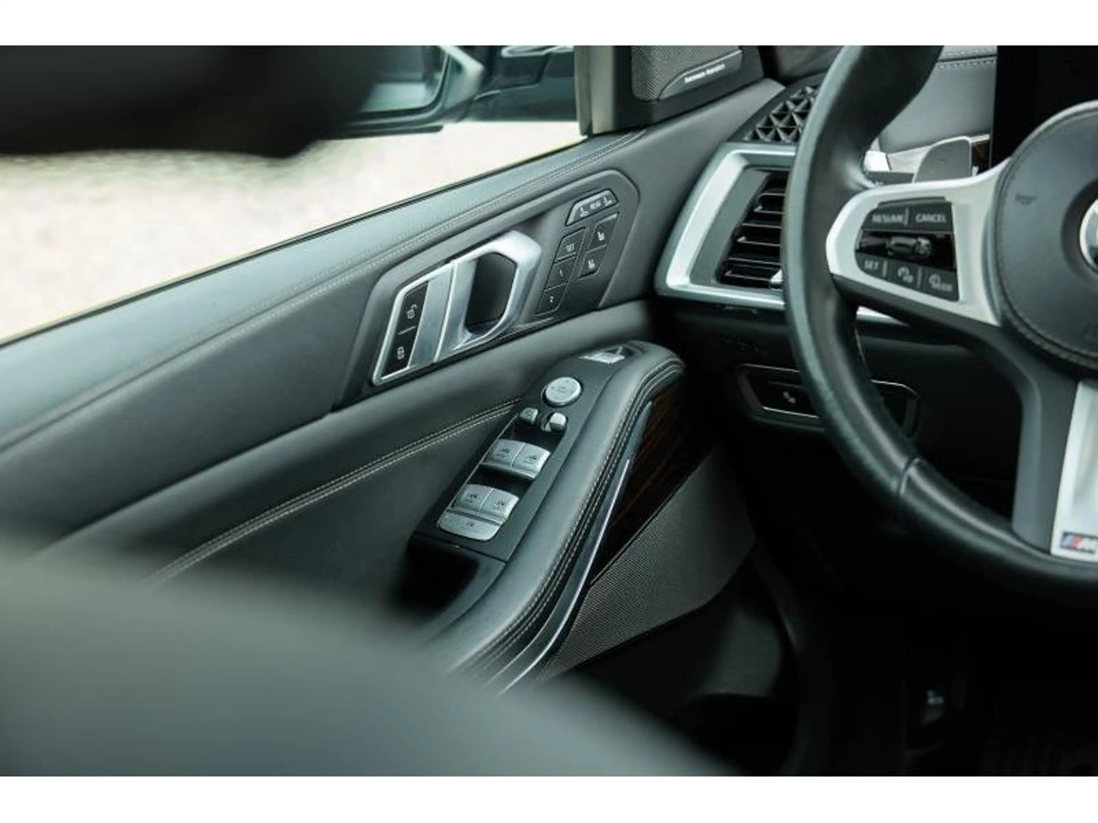 BMW X7 xDrive40d — photo 8