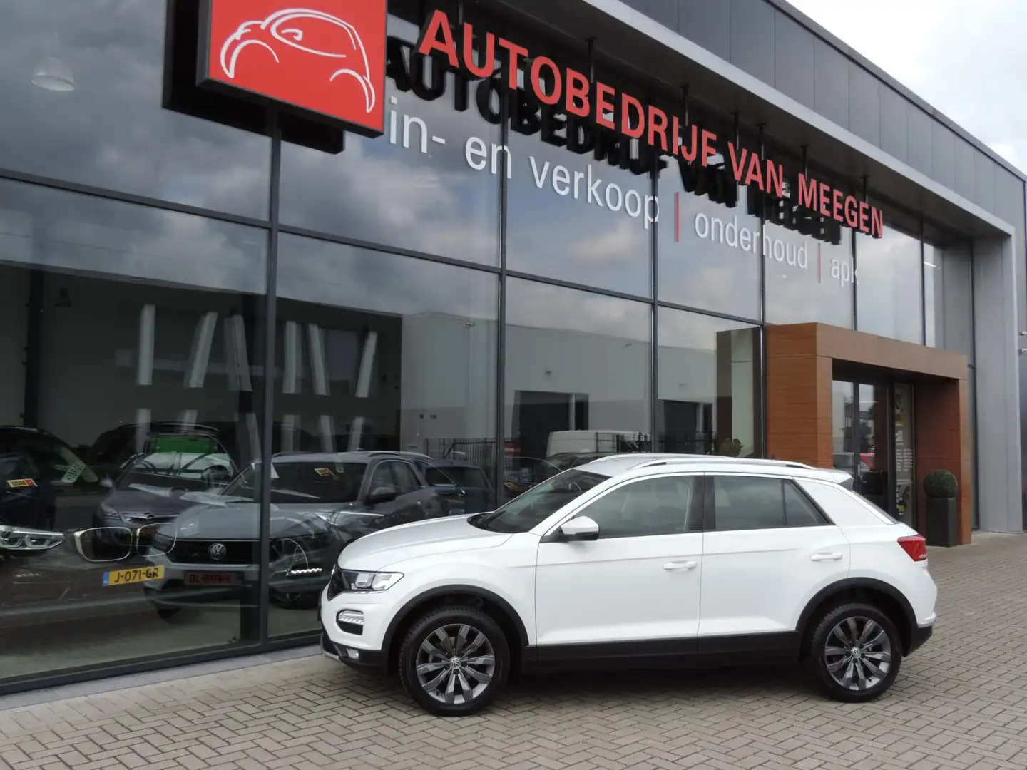 Volkswagen T-Roc 1.5 TSI Style Business 69.000km | Camera | Stoelve Wit - 2